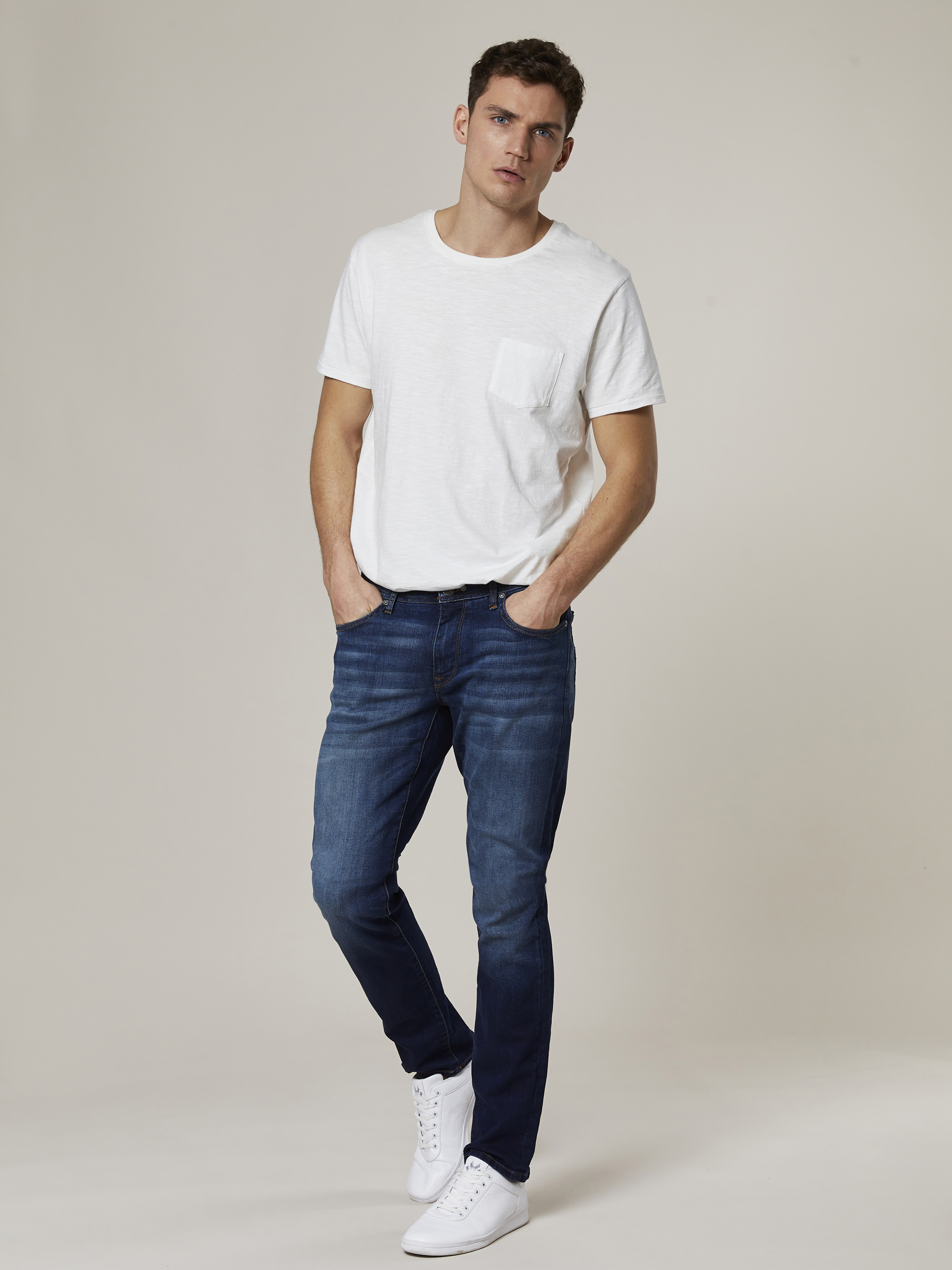 Leroy Vintage Jeans 7219524_D04-JEANPAUL-NOS-Modell-front_18407_Leroy Vintage Jeans D04.jpg_Front||Front
