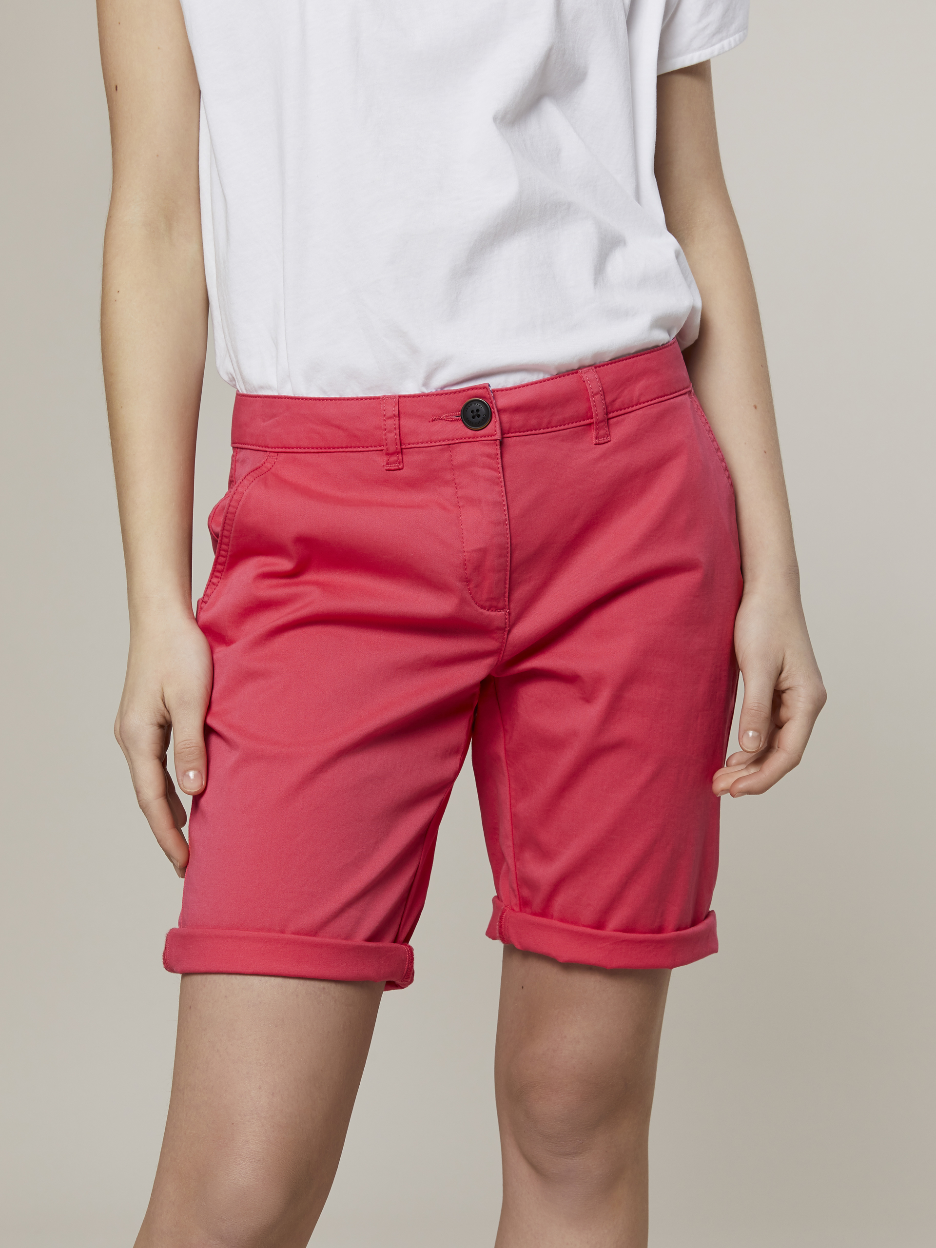 Cerise Shorts 7242917_MTL-JEANPAULFEMME-H20-Modell-front_19101_Cerise Shorts MTL.jpg_Front||Front