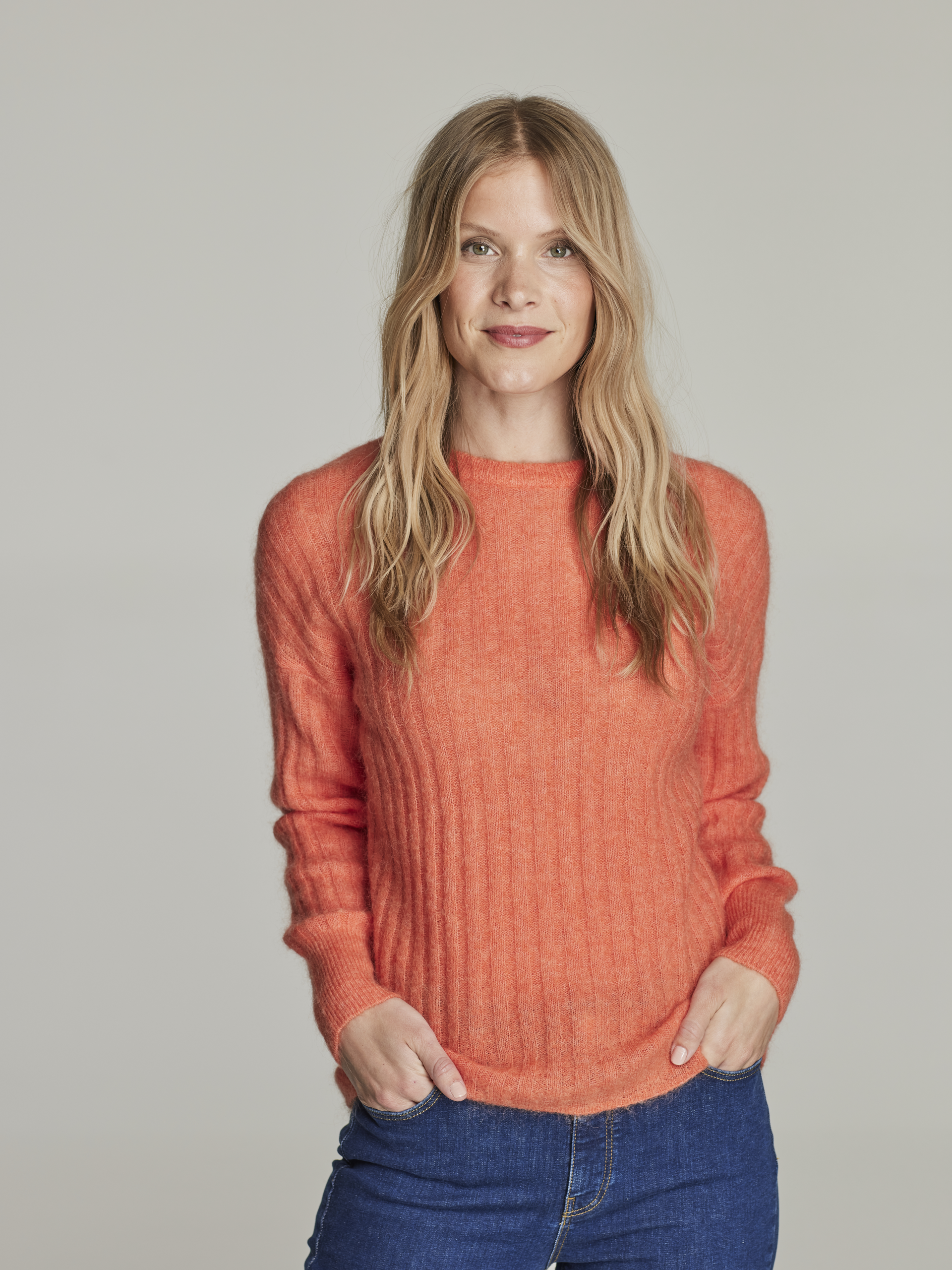 Petronella genser 7249001_MPU-JEANPAULFEMME-S22-Modell-front_61987_Petronella genser MPU_Petronella genser MPU 7249001.jpg_Front||Front