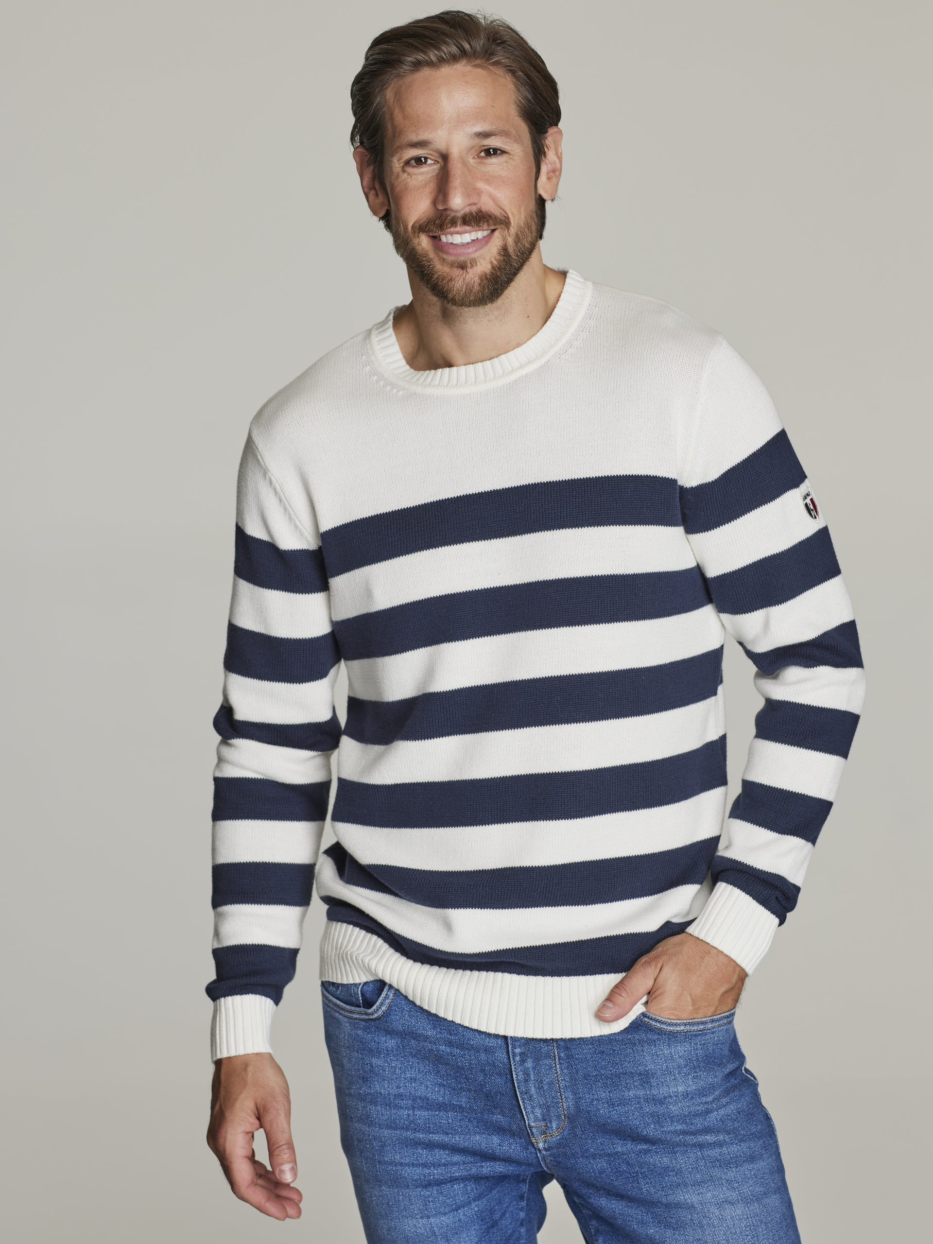 Sailor genser 7249023_JEAN PAUL_S22_SAILOR GENSER_8_O79_HVIT_1199_Modell_-front_45014.jpg_