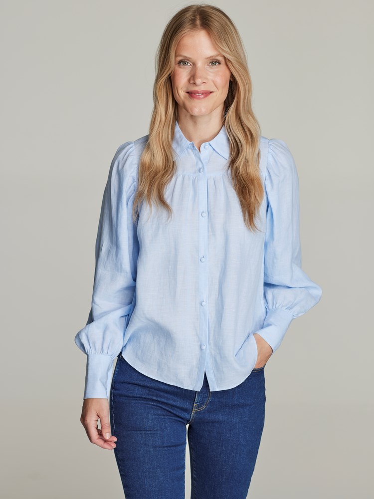 Lilly linbluse 7249059_EN3-JEANPAULFEMME-S22-Modell-front_60078_Lilly linbluse EN3_Lilly linbluse EN3 7249059.jpg_Front||Front