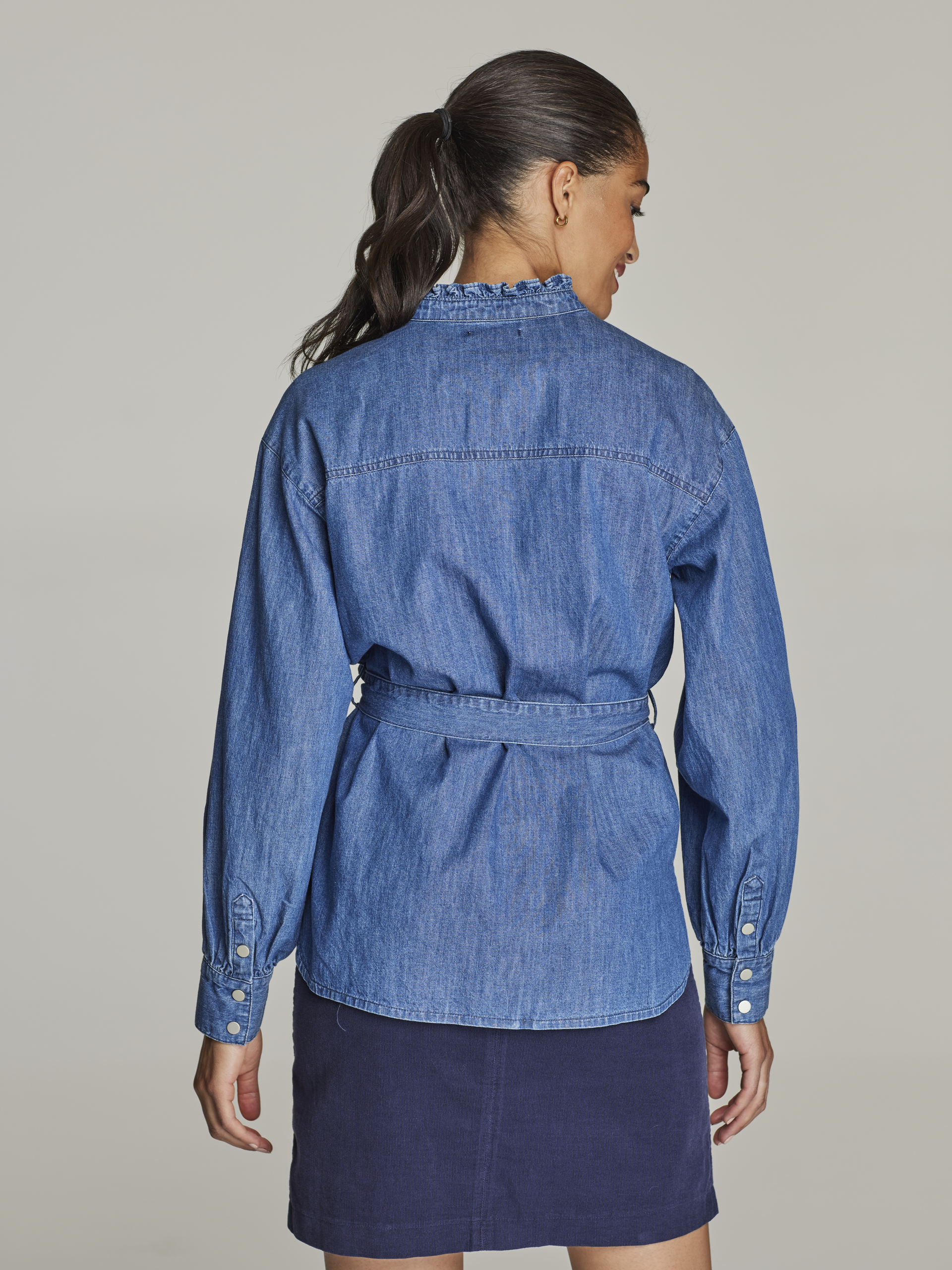 Signy denimskjorte 7249160_ECL-JEANPAULFEMME-S22-Modell-back_21085_Signy denimskjorte ECL_Signy denimskjorte ECL 7249160.jpg_Back||Back