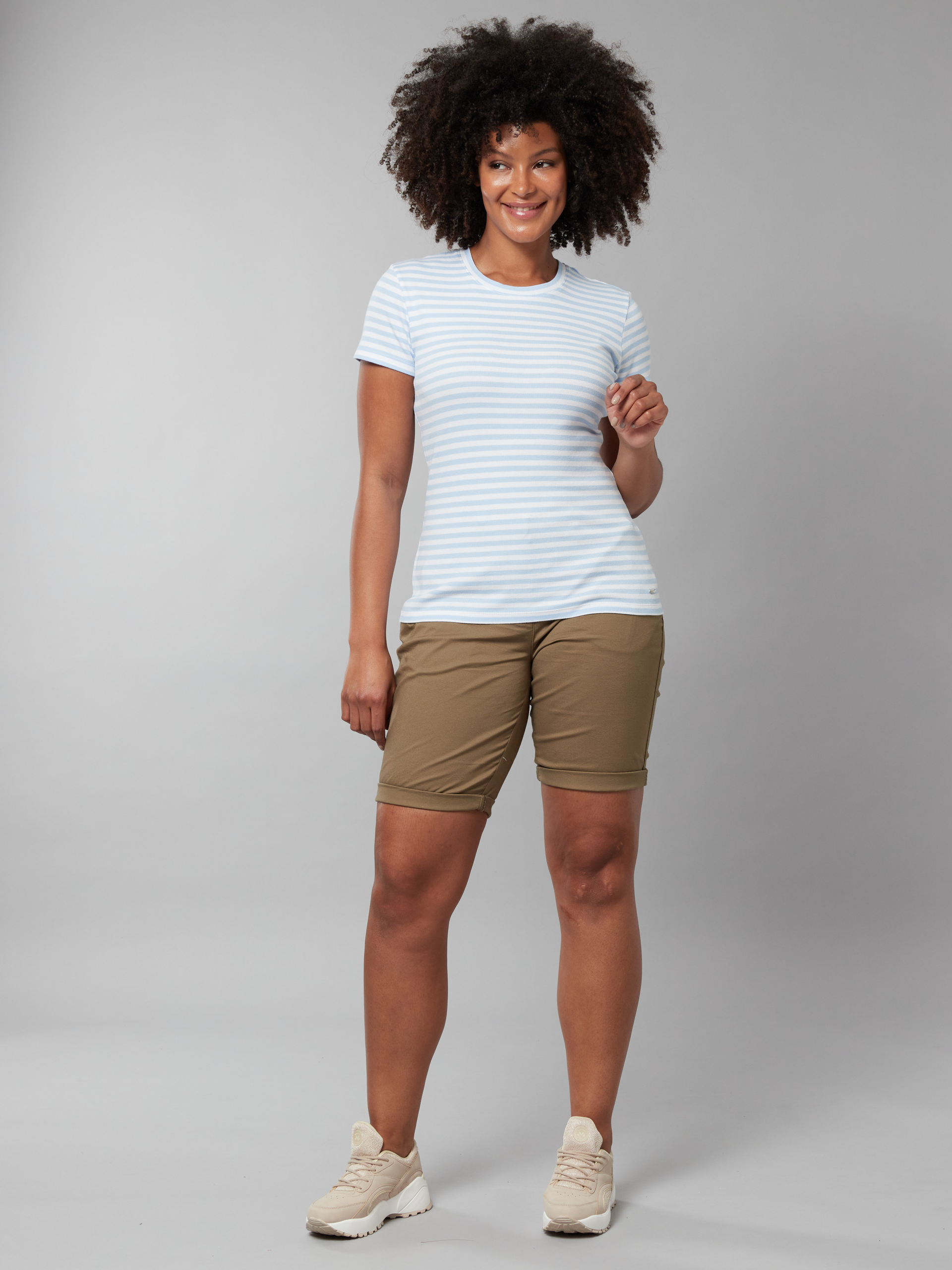 Cerise shorts 7250045_EN3-JEANPAUL-H22-Modell-Front_6879_GKJ_Cerise shorts GKJ_Cerise shorts GKJ 7250161.jpg_