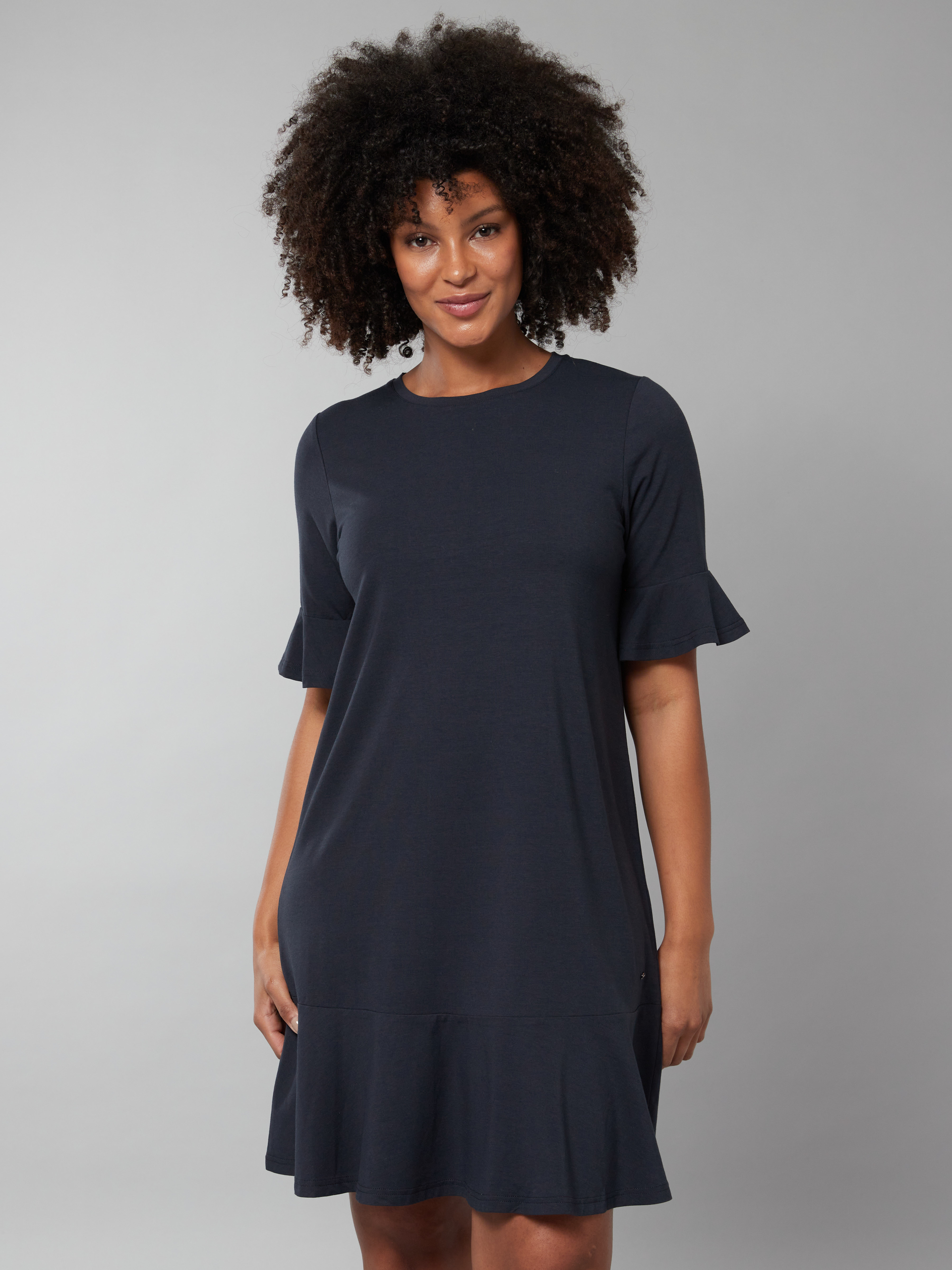 Katrina kjole 7250075_EM6-JEANPAUL-H22-Modell-Front_9124_Katrina kjole EM6_Katrina kjole EM6 7250075.jpg_Front||Front
