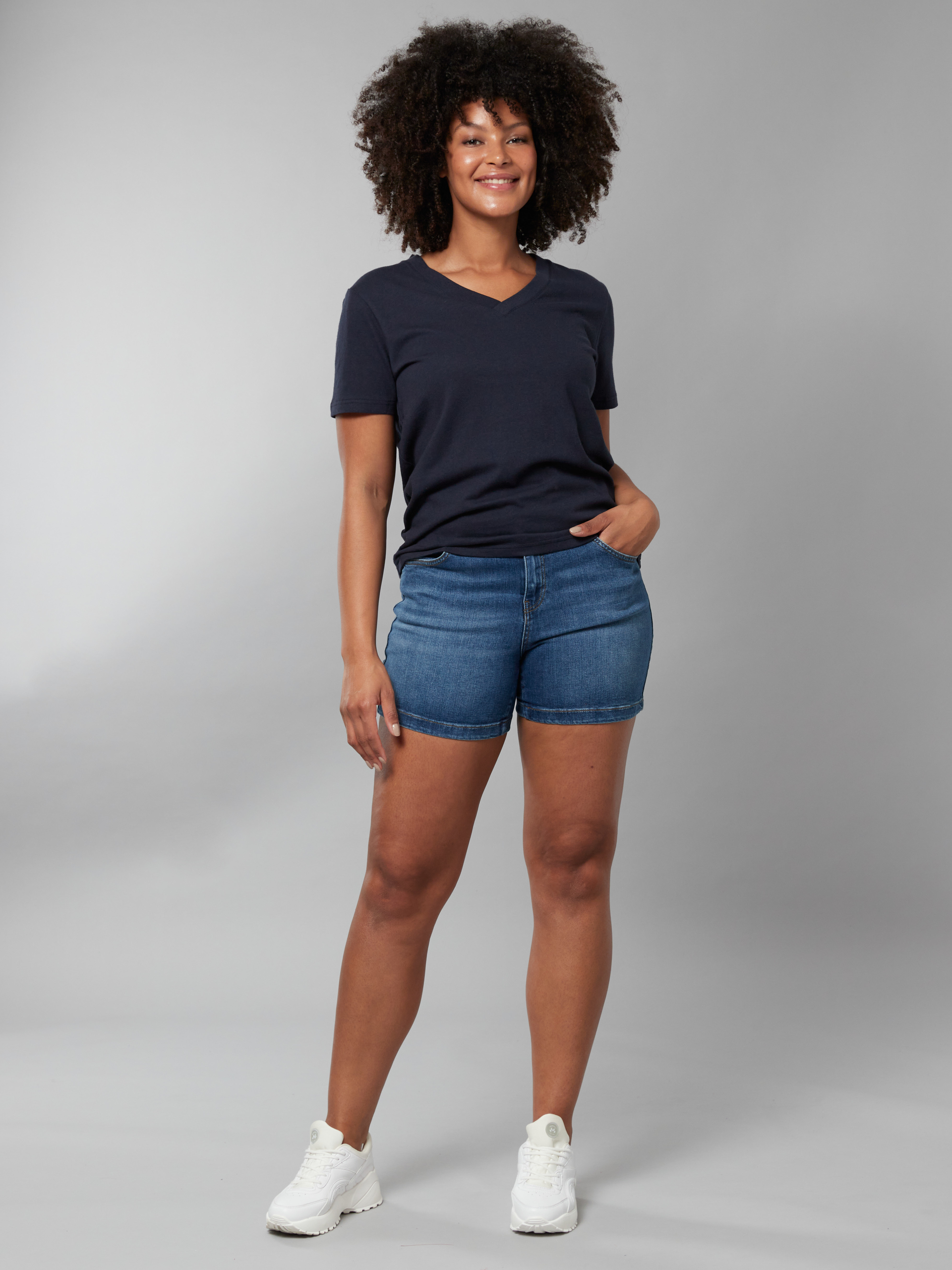 Celia t-skjorte 7250079_EM6-JEANPAUL-H22-Modell-Front_270_Celia t-skjorte EM6_Celia t-skjorte EM6 7250079.jpg_Front||Front