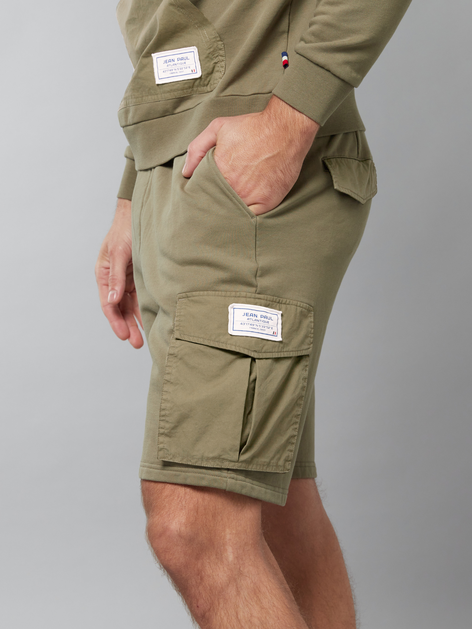 Rene shorts 7250108_JEAN PAUL_A22_RENE SHORTS_21_GKJ_BLÅ_999_Modell (1)_Rene shorts GKJ.jpg_