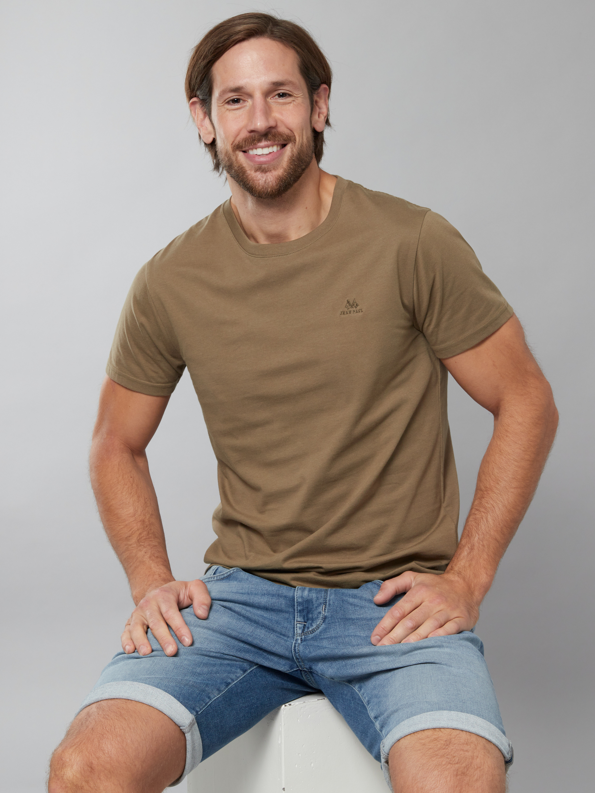 Eliot t-skjorte 7250135_GKJ-JEANPAUL-H22-Modell-Front_5186_Eliot t-skjorte GKJ.jpg_Front||Front