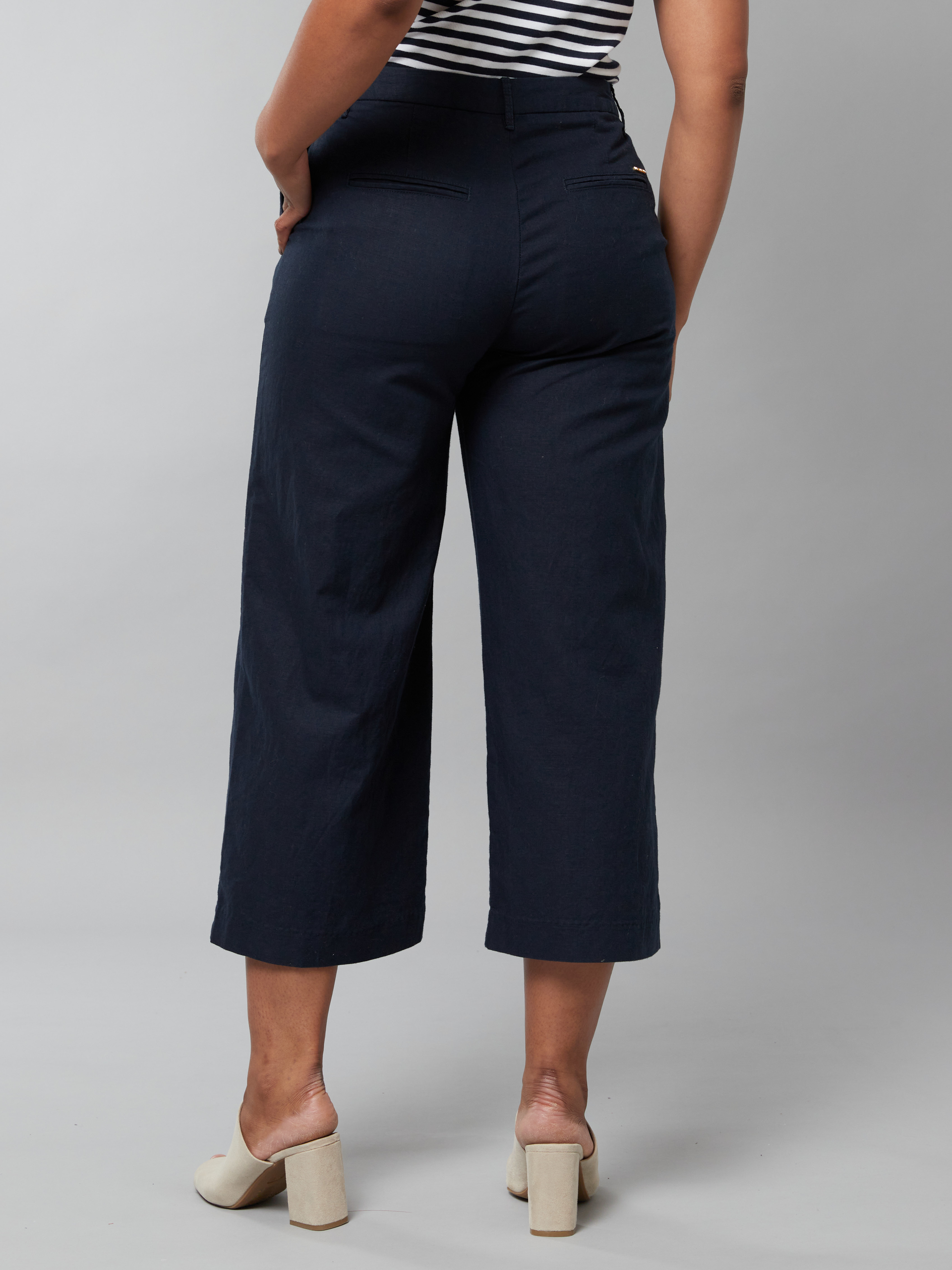 Edina linbukse 7250317_EM6_Jean Paul_Edina Linen Culotte Pant_H22_Modell (1)_Edina linbukse EM6_Edina linbukse EM6 7250317.jpg_