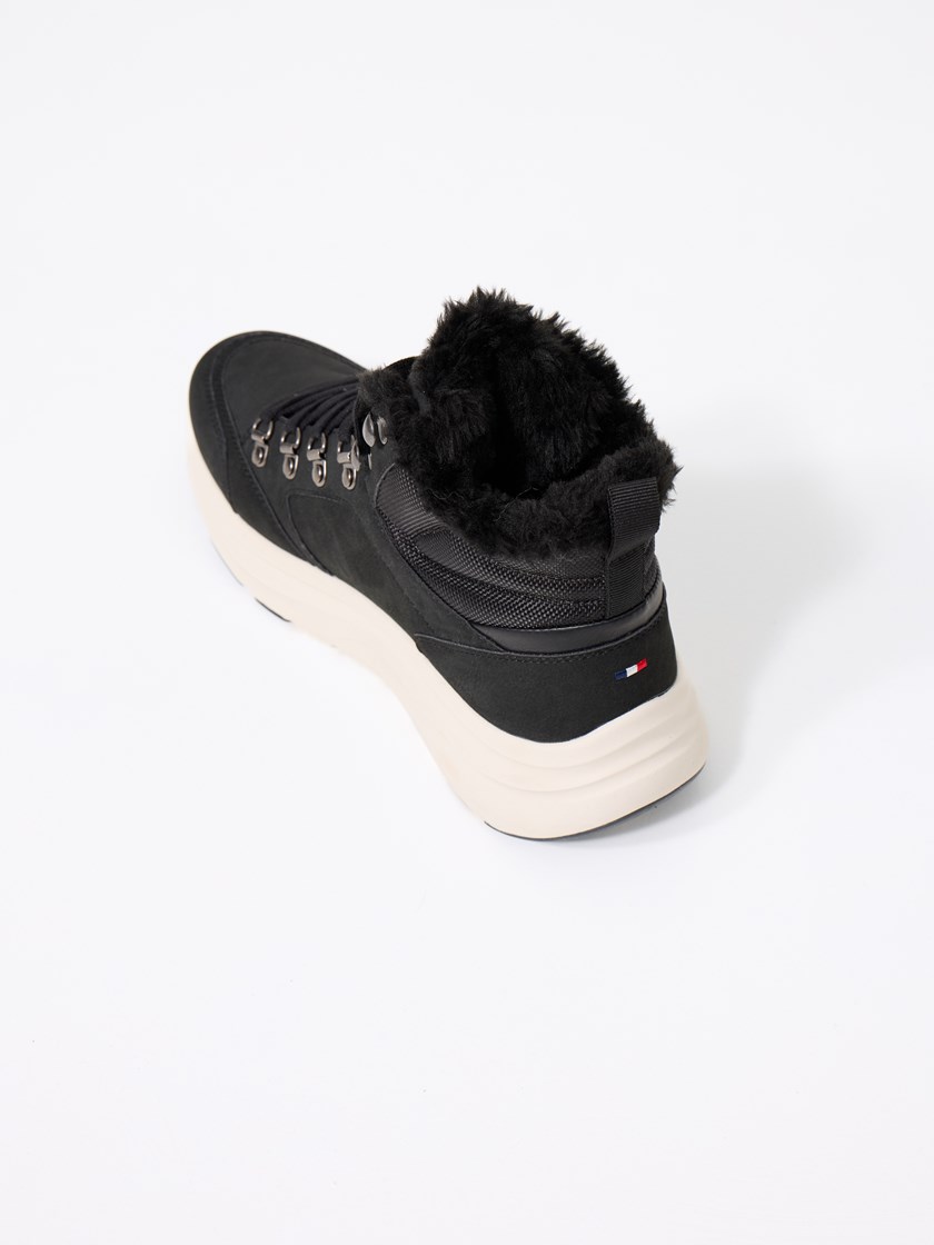 7253270 ID2 7253270_ID2_Jean Paul_Colline Vintersko_A25 (3)_Colline Vintersko ID2_Colline Vintersko ID2 7253270.jpg_