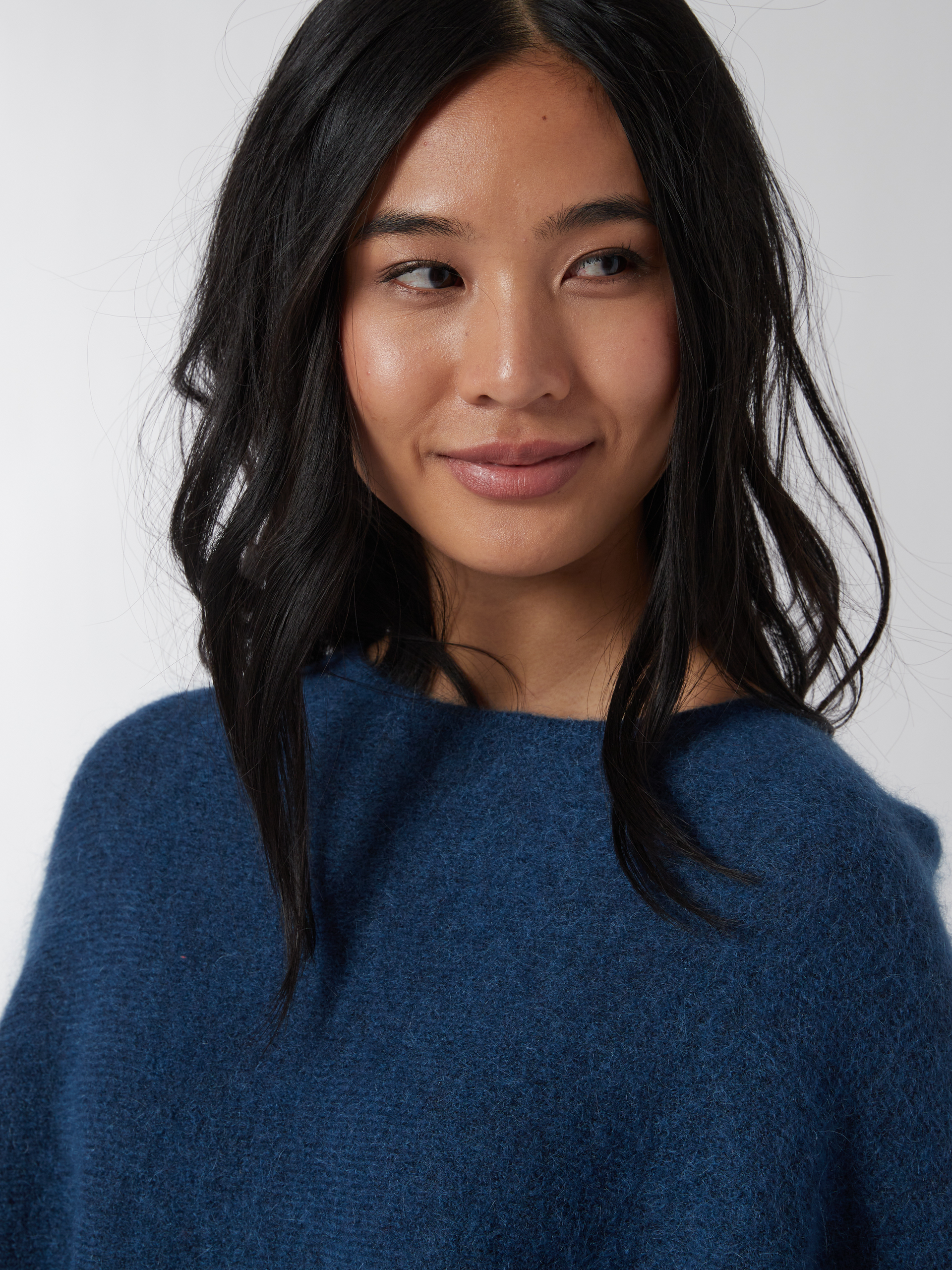 Lotty poncho 7500265_EPC-JEANPAUL-A22-Modell-Front_2174_Lotty poncho EPC_Lotty poncho EPC 7500265.jpg_Front||Front