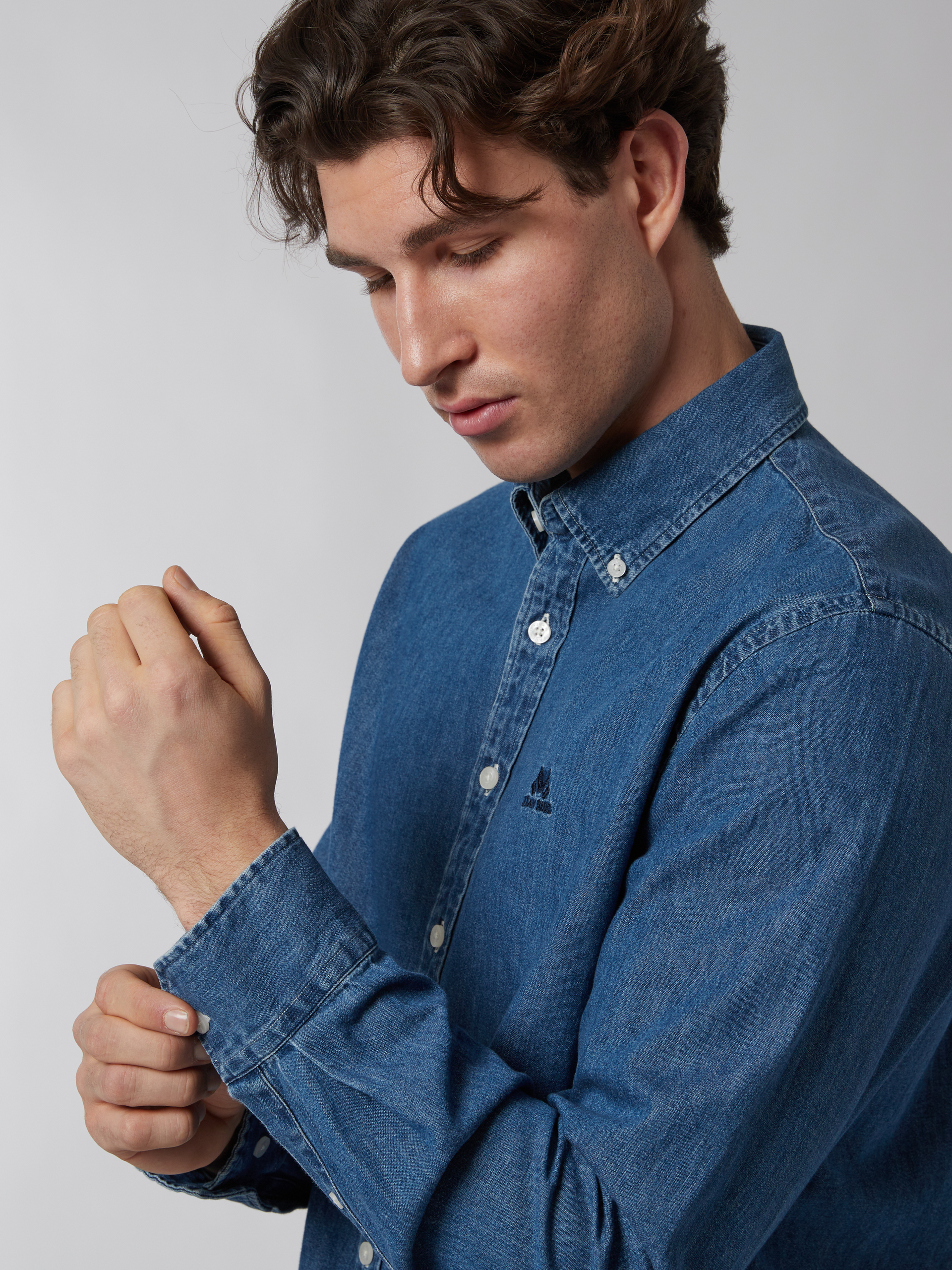Denim Skjorte - Regular Fit 7500910_D05-JEANPAUL-A22-Modell-Front_1756_Denim Skjorte - Regular Fit D05.jpg_Front||Front