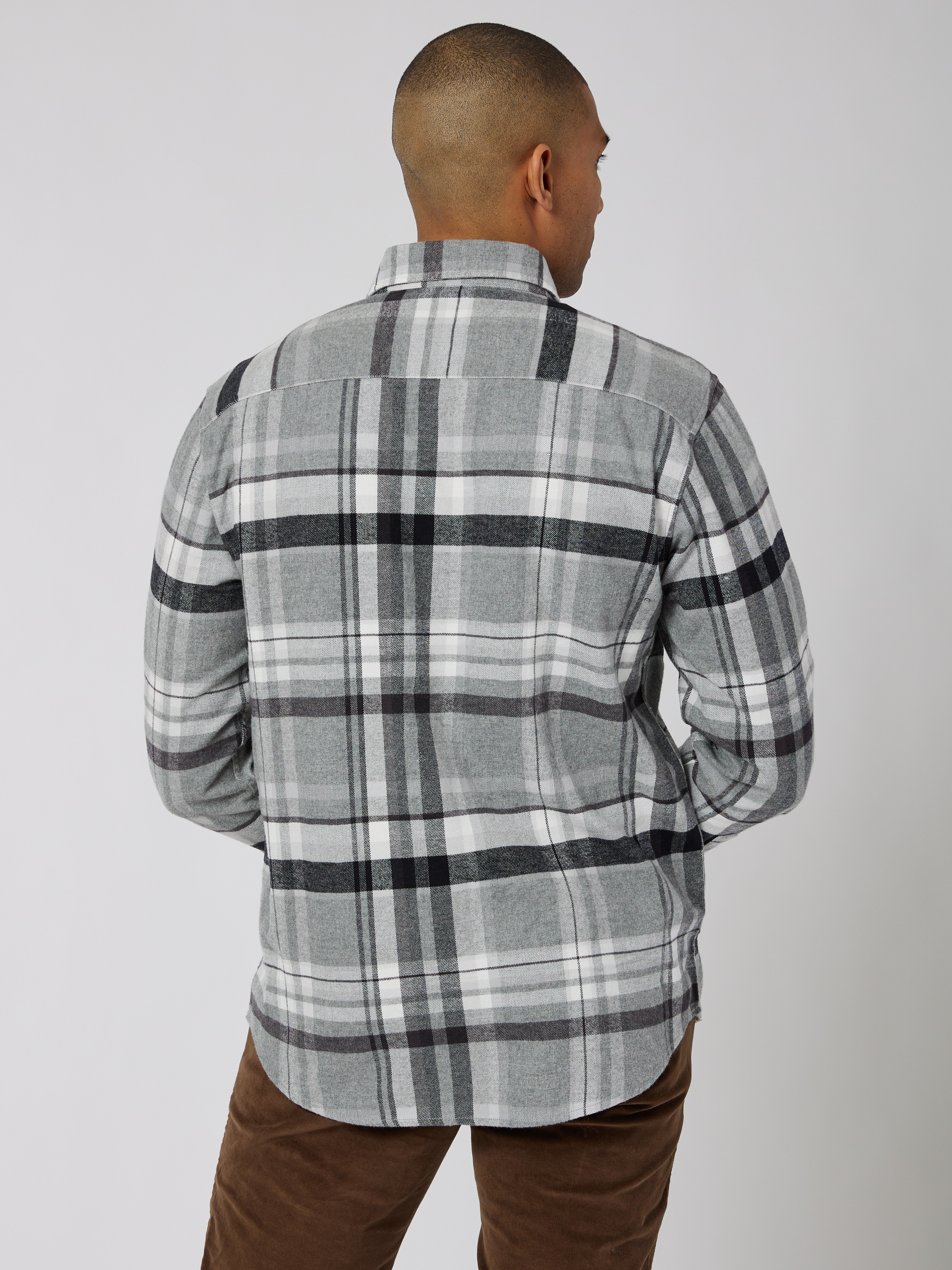 Valdisere skjortejakke - classic fit 7501313_IGH-JEANPAUL-W22-Modell-Back_3179.jpg_Back||Back