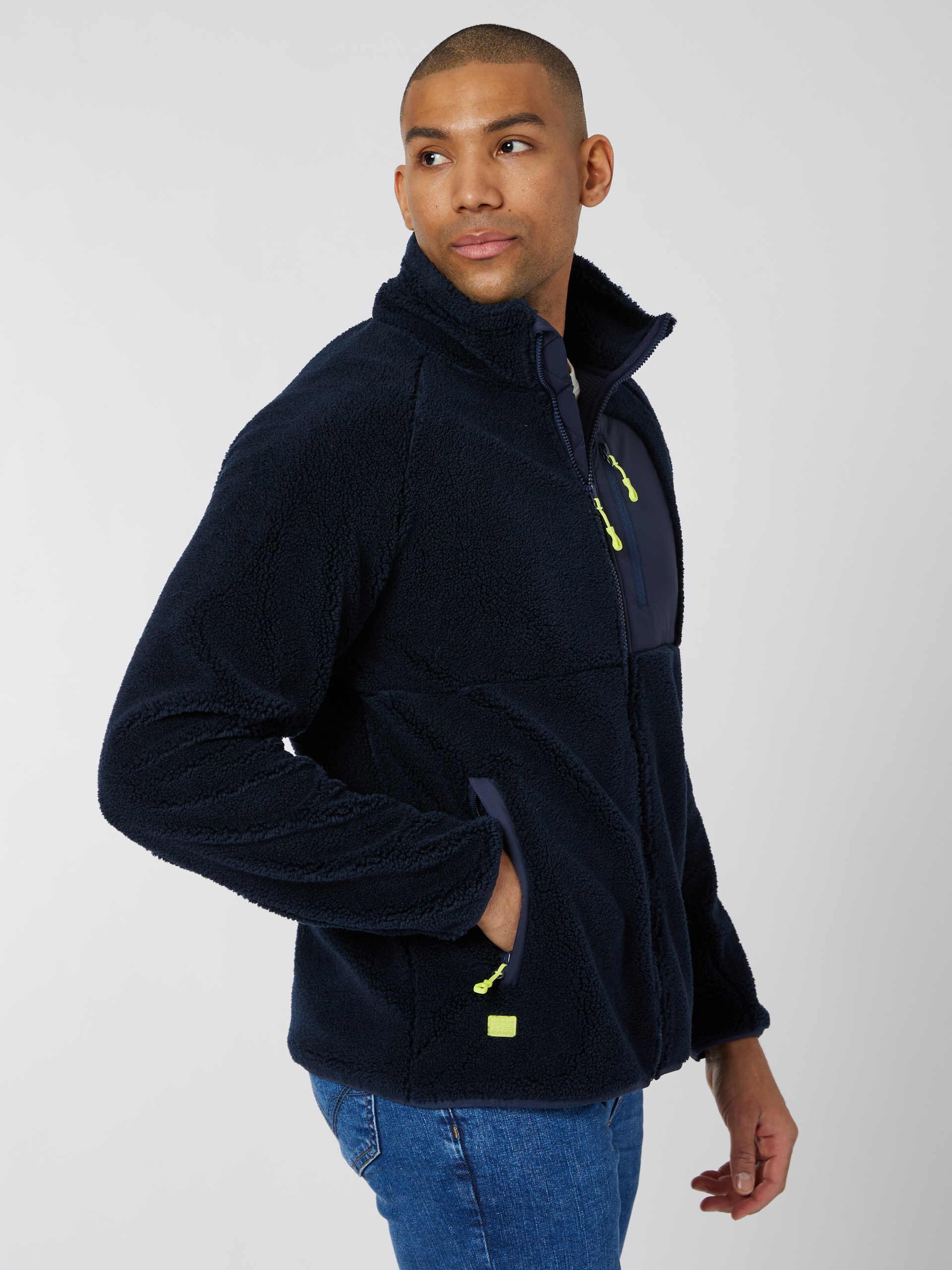 Max teddyjakke 7501370_EM6-JEANPAUL-W22-Modell-Front_6193_Max teddyjakke EM6.jpg_Front||Front