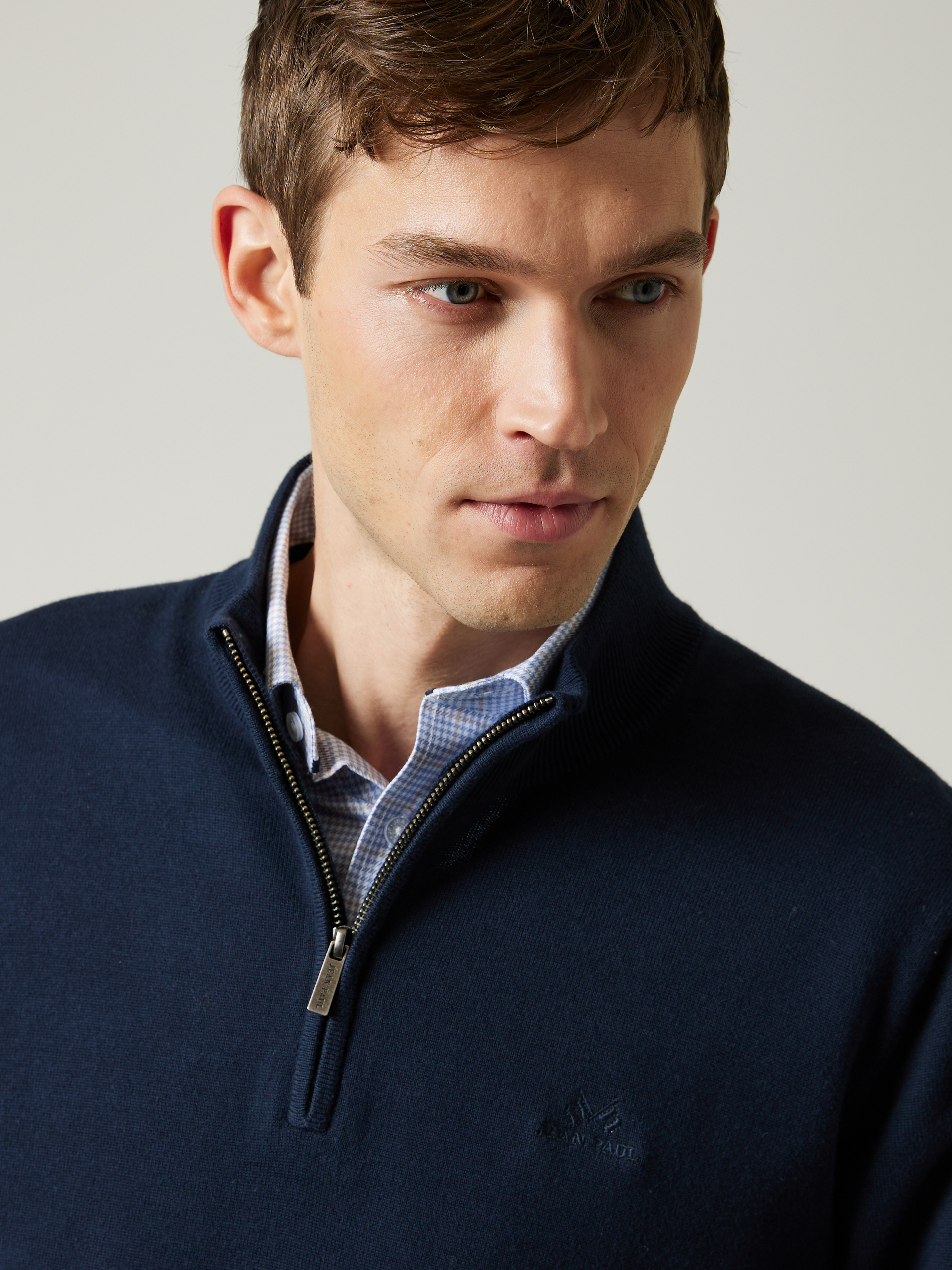 Gerard zipneck 7501812_EM6-JEANPAUL-S23-Modell-Front_5753_Gerard zipneck EM6.jpg_Front||Front