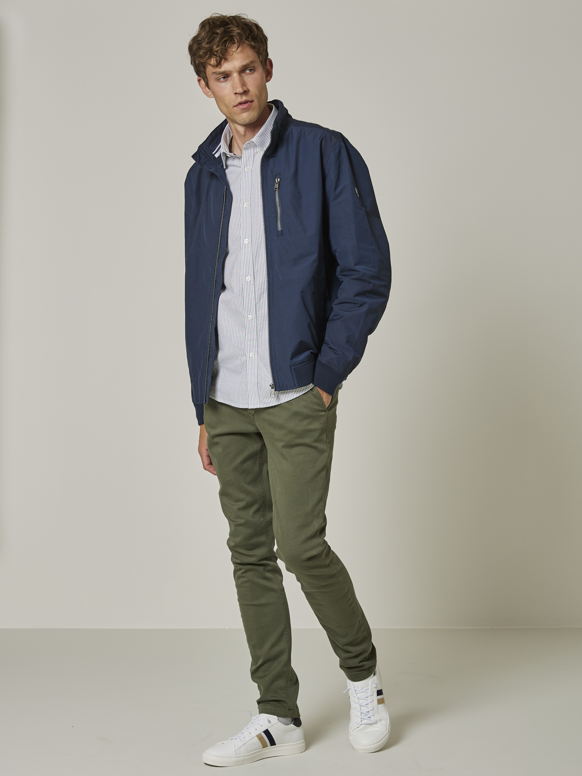 Becker jakke 7502007_EM6-JEANPAUL-S23-Modell-Front_2349.jpg_Front||Front