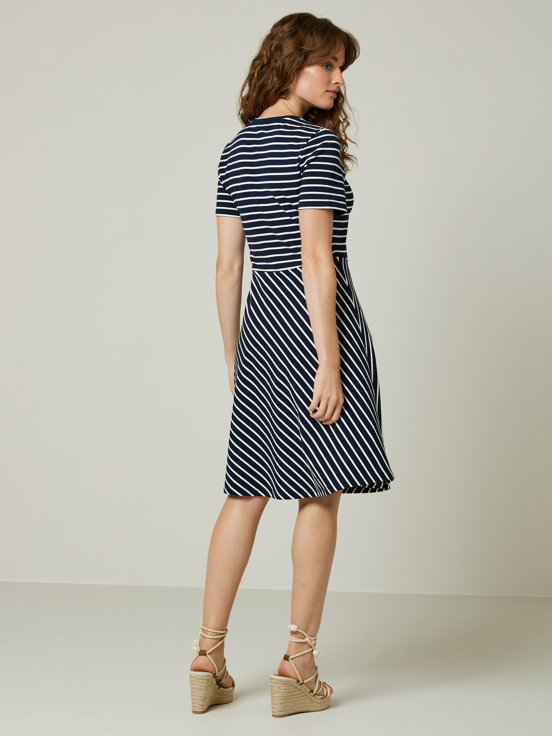 Nadiya kjole 7503572_EM6-JEANPAUL-H23-Front_2928_Nadiya kjole 7503572_Nadiya kjole EM6 7503572.jpg_Front||Front