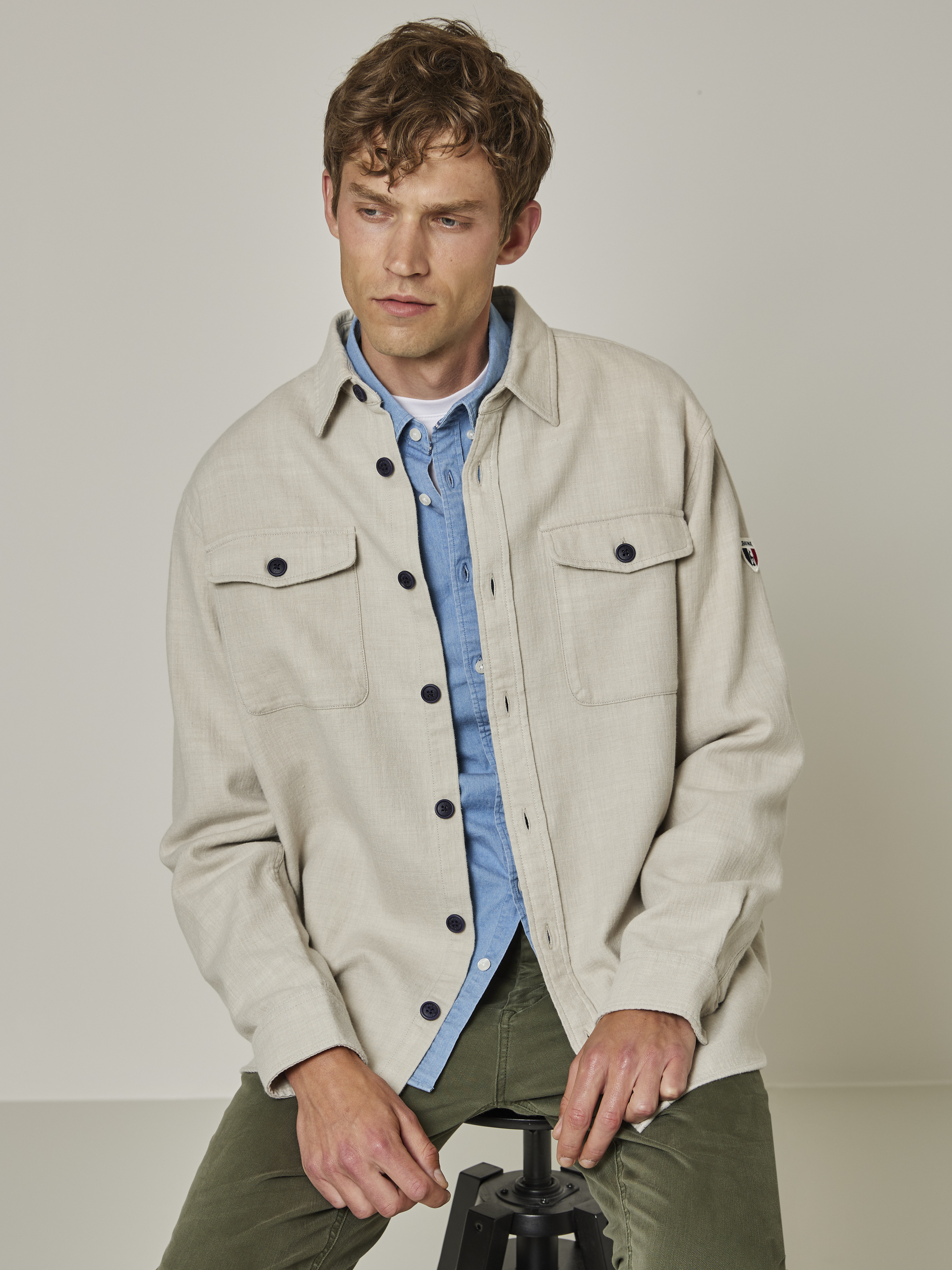 Francesco skjortejakke 7503623_I3O-JEANPAUL-S23-Modell-Front_4406_Francesco skjortejakke I3O.jpg_Front||Front