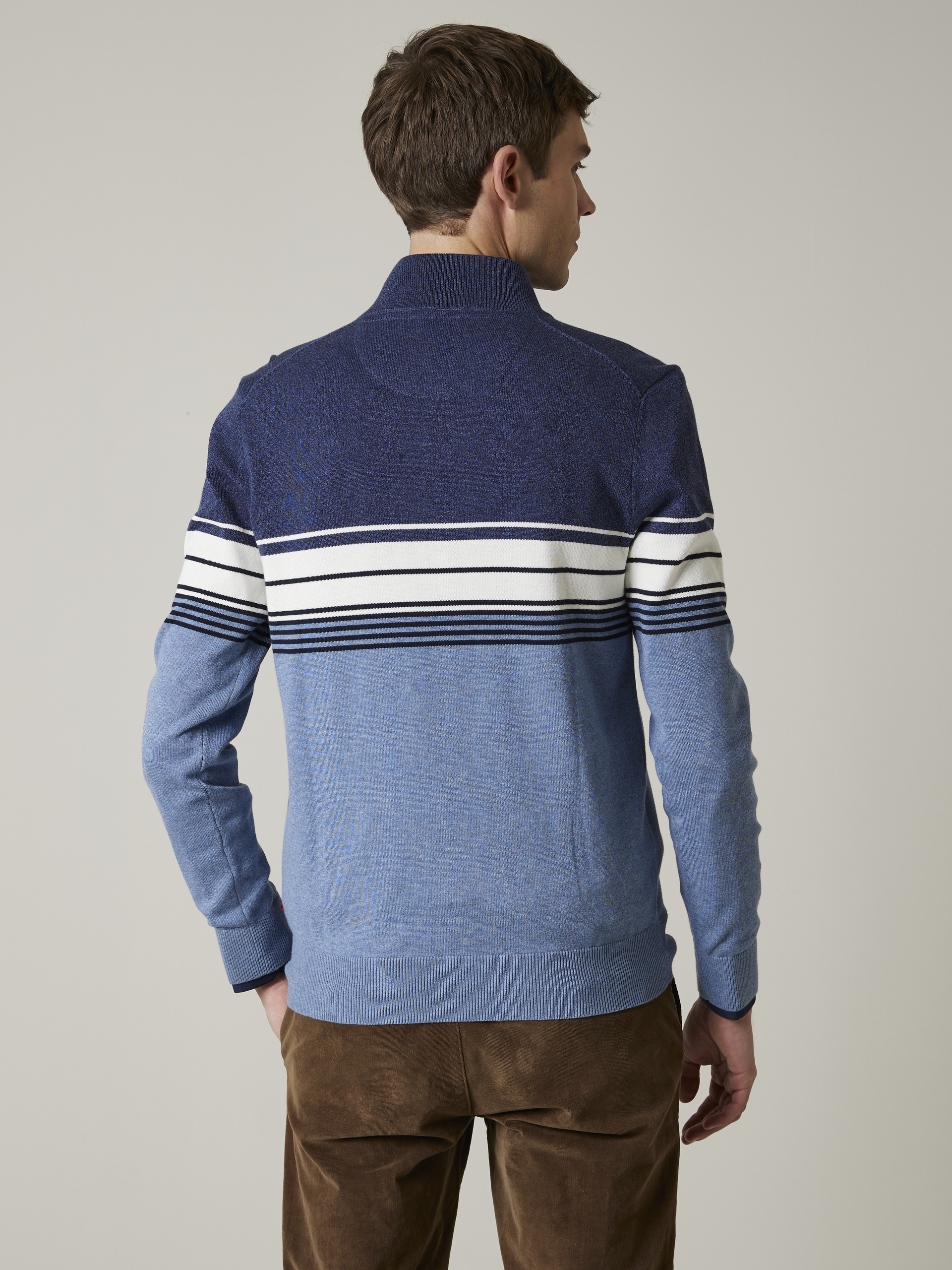 Gerard stripet zipneck 7503956_EEN-JEANPAUL-A23-Modell-Front_638_Gerard stripet zipneck EEN.jpg_Front||Front