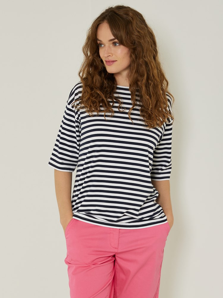 Katrina stripete t-skjorte 7504138_Jean Paul_Katrin Stripet t-skjorte_H23 (1)_Katrina stripete t-skjorte EM6_Katrina stripete t-skjorte EM6 7508110.jpg_