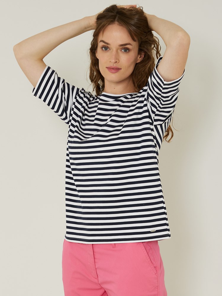 Katrina stripete t-skjorte 7504138_Jean Paul_Katrin Stripet t-skjorte_H23 (2)_Katrina stripete t-skjorte EM6_Katrina stripete t-skjorte EM6 7508110.jpg_