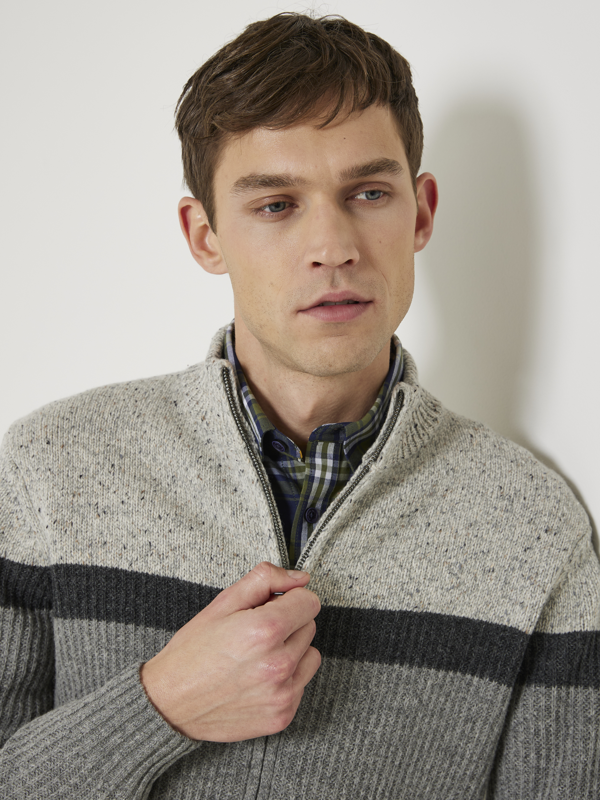 Maurizio cardigan 7504372_I2M-JEANPAUL-A23-Modell-Front_9851_IGH_Maurizio cardigan IGH.jpg_