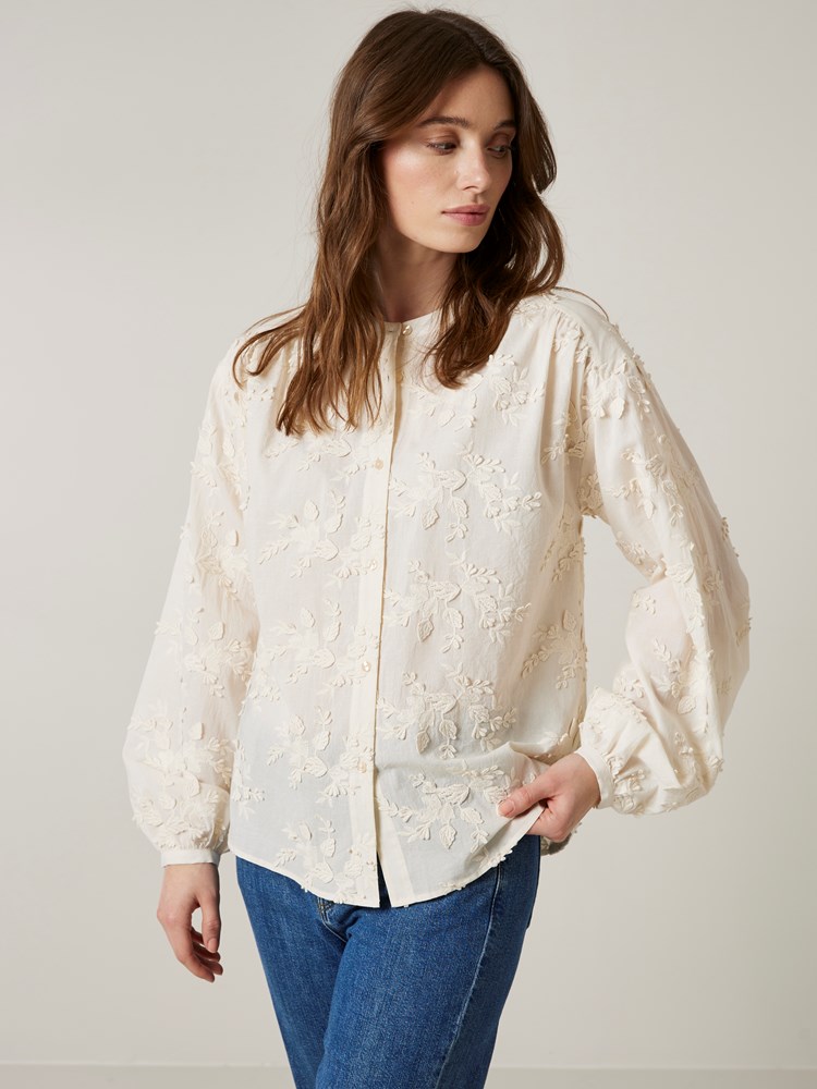 Elea bluse 7504608_O63-JEANPAUL-A23-Modell-Front_423_Elea bluse O63_Elea bluse O63 7504608.jpg_Front||Front