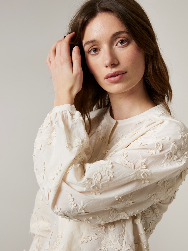 Elea bluse 7504608_O63-JEANPAUL-A23-Modell-Front_5990_Elea bluse O63_Elea bluse O63 7504608.jpg_Front||Front