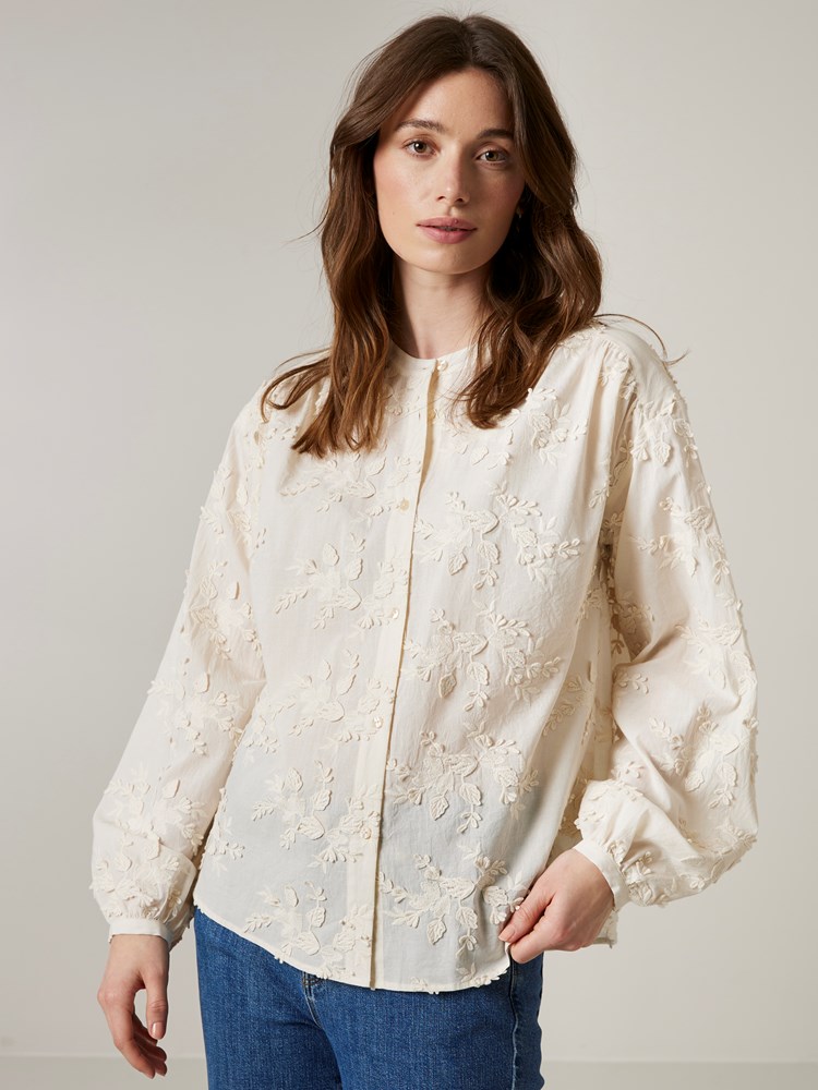 Elea bluse 7504608_O63-JEANPAUL-A23-Modell-Front_8254_Elea bluse O63_Elea bluse O63 7504608.jpg_Front||Front