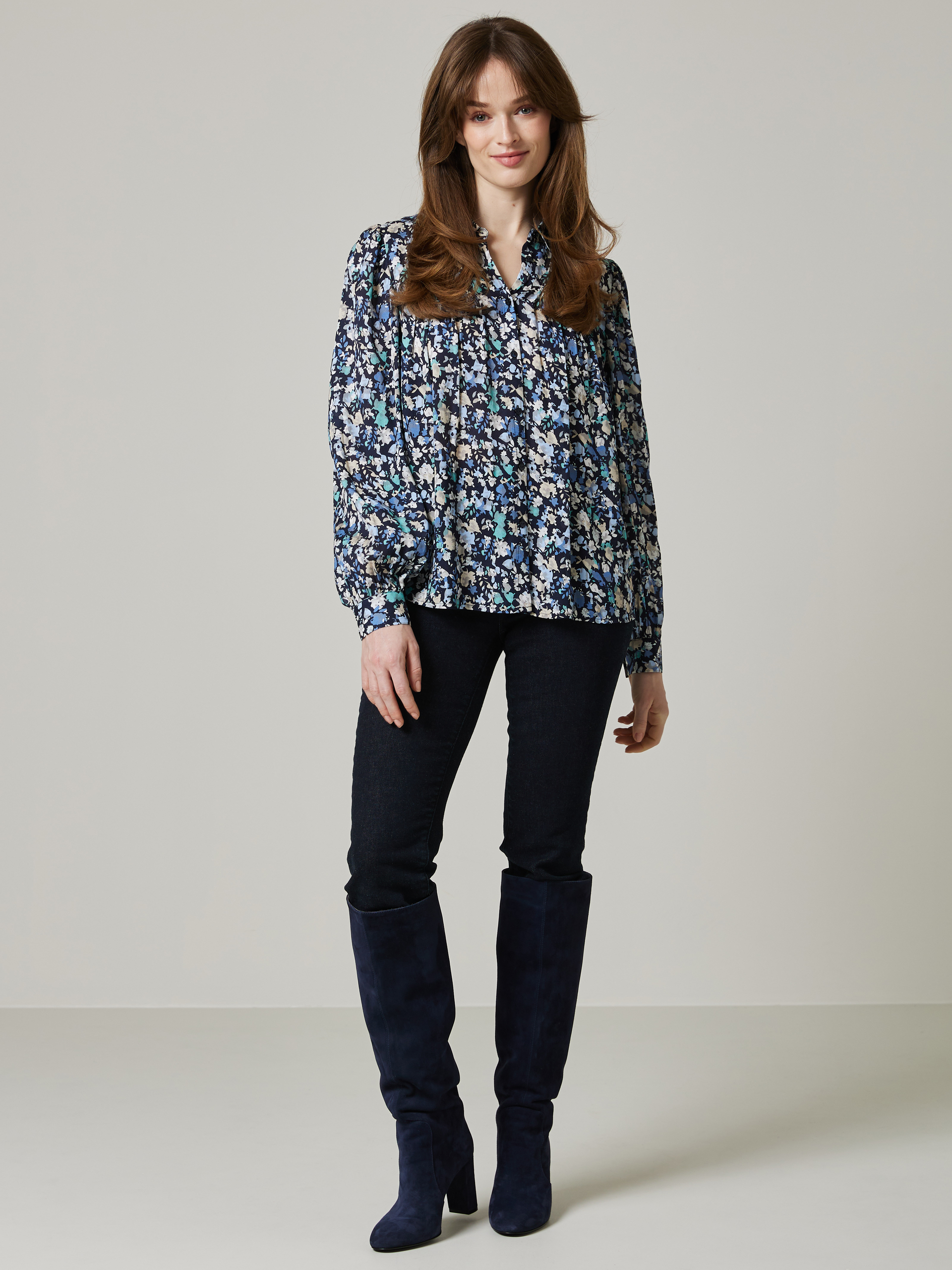 Annika bluse 7505227_EBR-JEANPAUL-W23-Modell-Front_4003_Annika bluse EBR_Annika bluse EBR 7505227.jpg_Front||Front