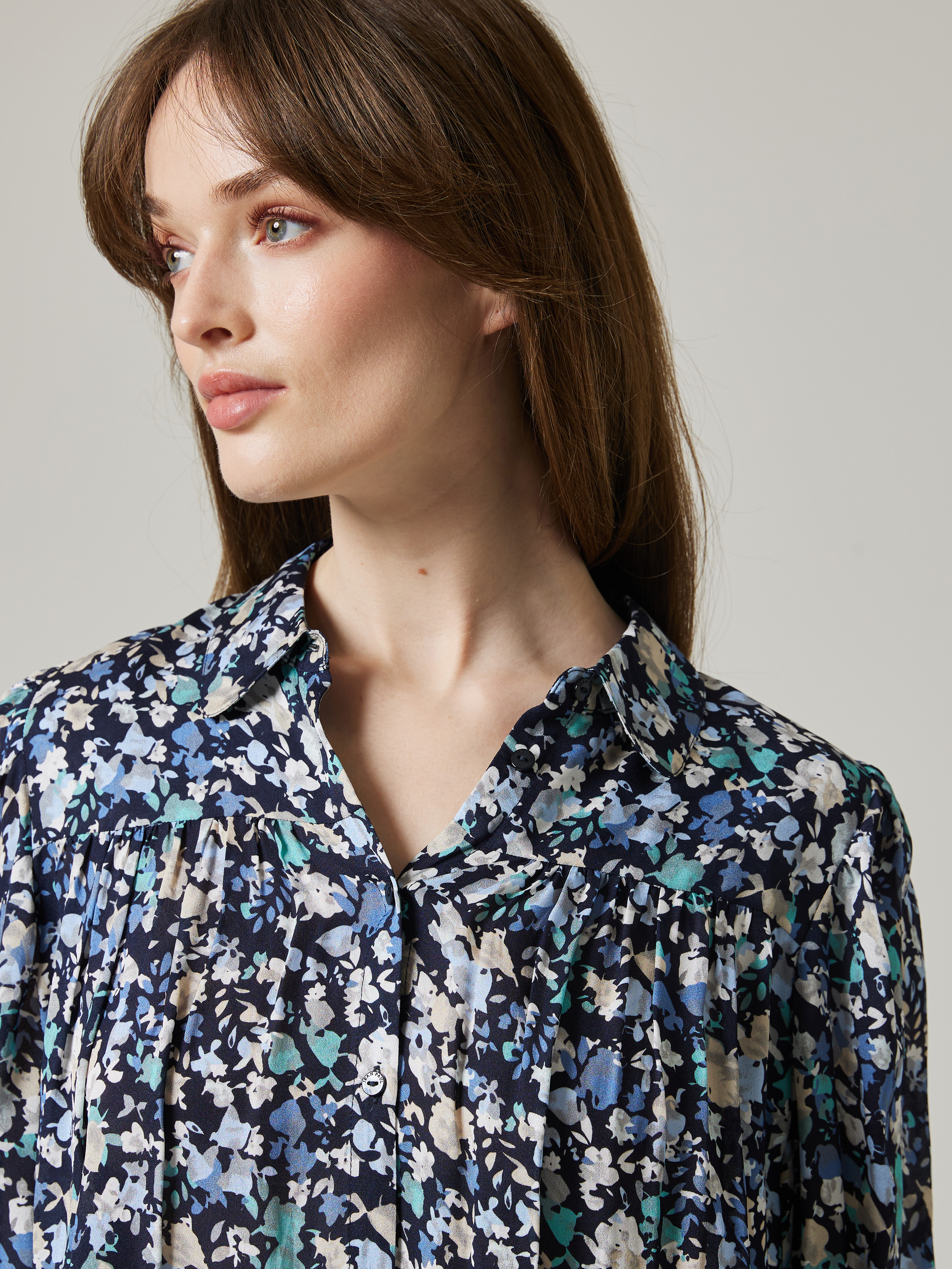 Annika bluse 7505227_EBR-JEANPAUL-W23-Modell-Front_4931_Annika bluse EBR_Annika bluse EBR 7505227.jpg_Front||Front