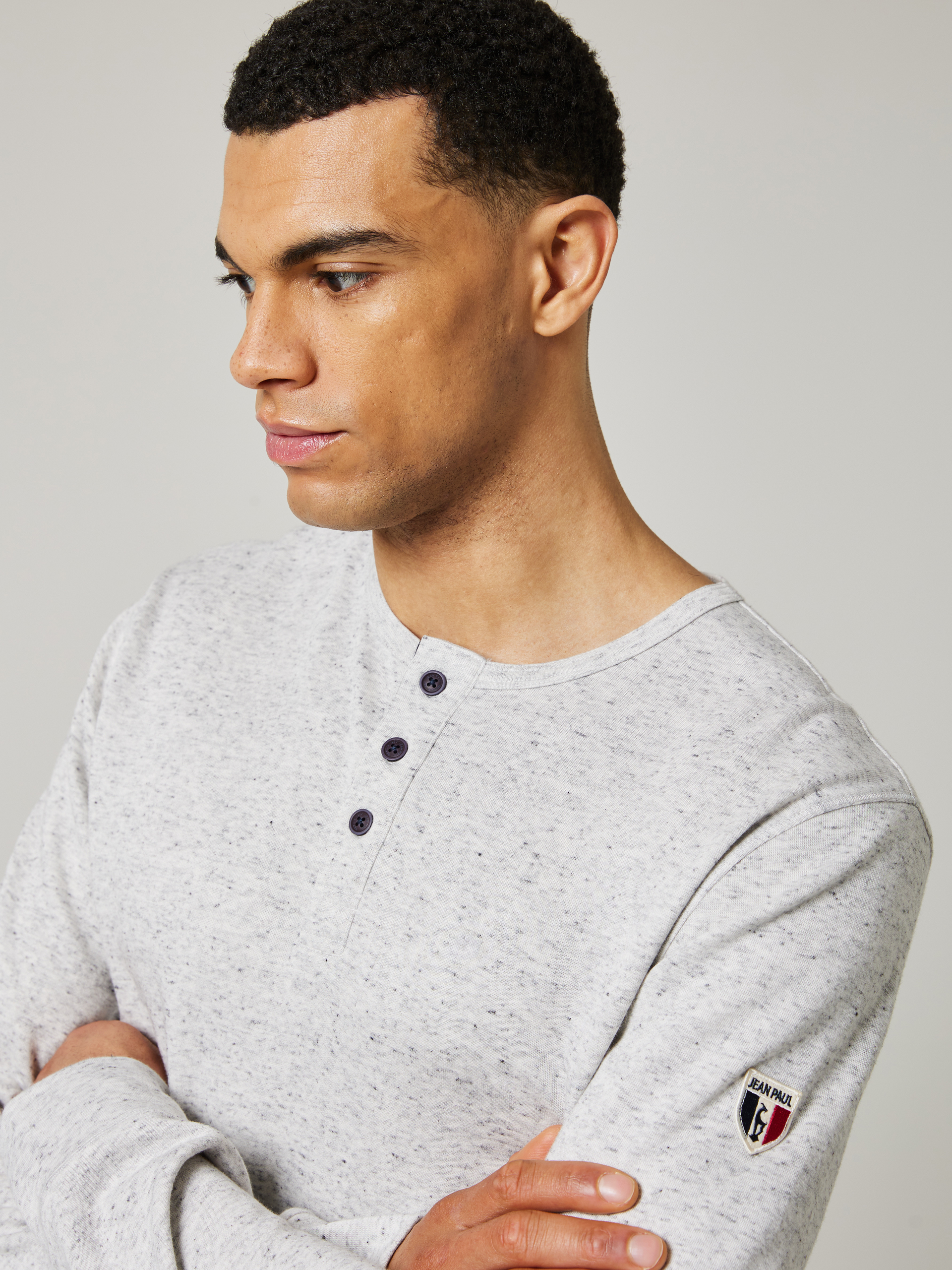 Charly bestefartrøye 7505322_IEB-JEANPAUL-W23-Modell-Front_1442_Charly bestefartrøye IEB.jpg_Front||Front