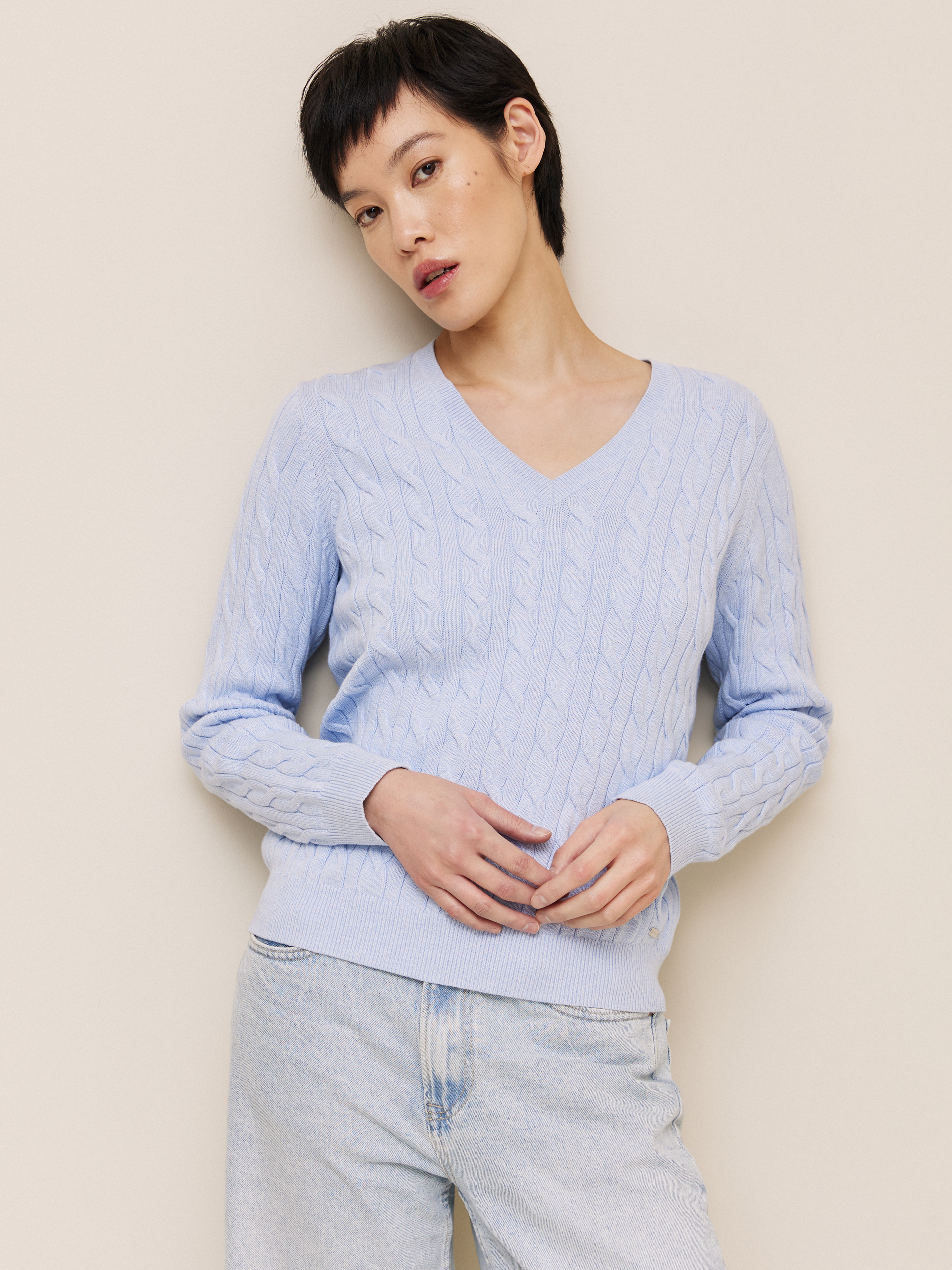 Iselin v-neck kabelgenser 7505952_Jean Paul_Iselin kabelgenser_S24 (1)_7505952 EAV_Iselin v-neck kabelgenser EAV_Iselin v-neck kabelgenser EAV 7505952.jpg_