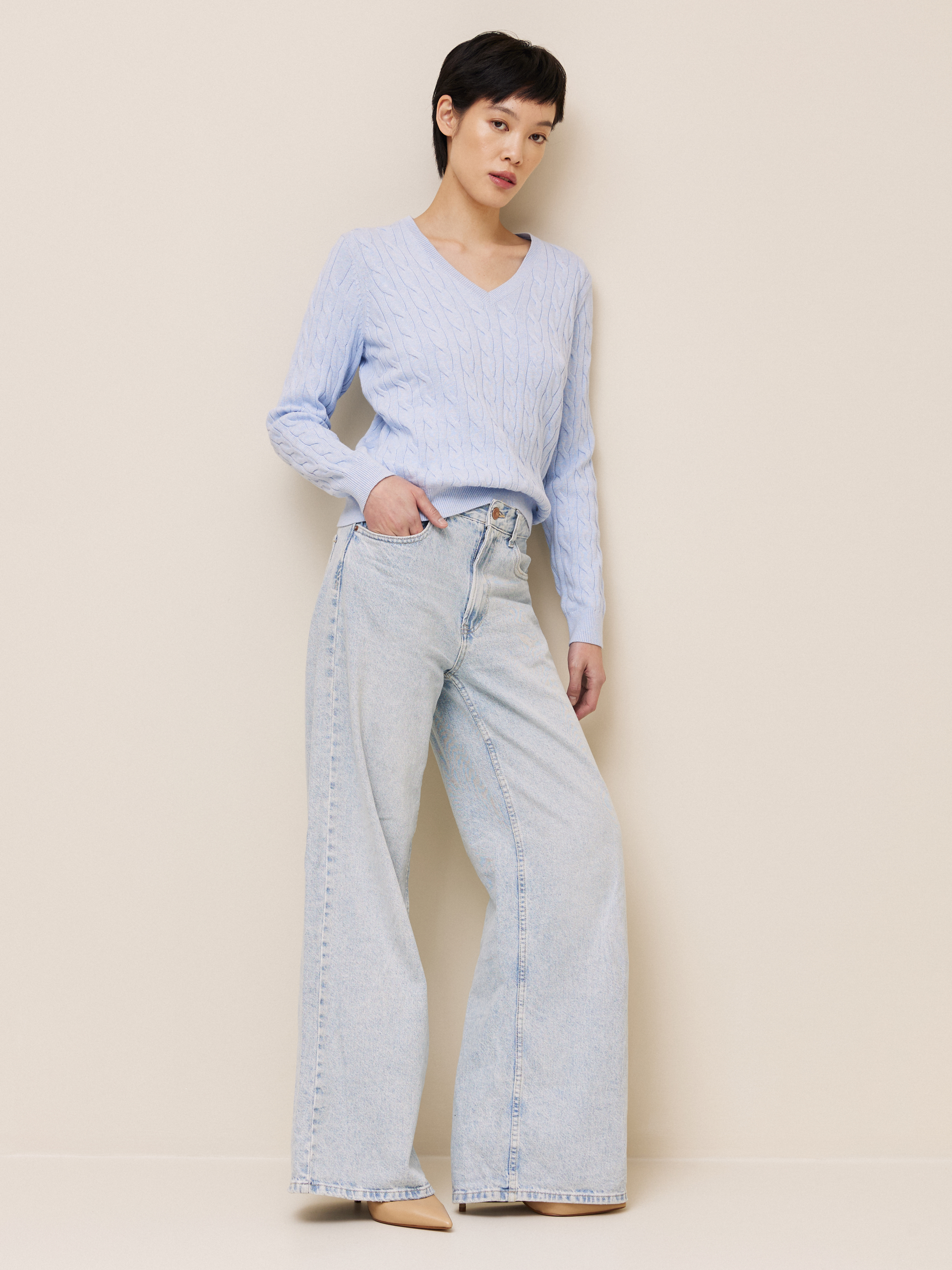 Iselin v-neck kabelgenser 7505952_Jean Paul_Iselin kabelgenser_S24 (2)_7505952 EAV_Iselin v-neck kabelgenser EAV_Iselin v-neck kabelgenser EAV 7505952.jpg_
