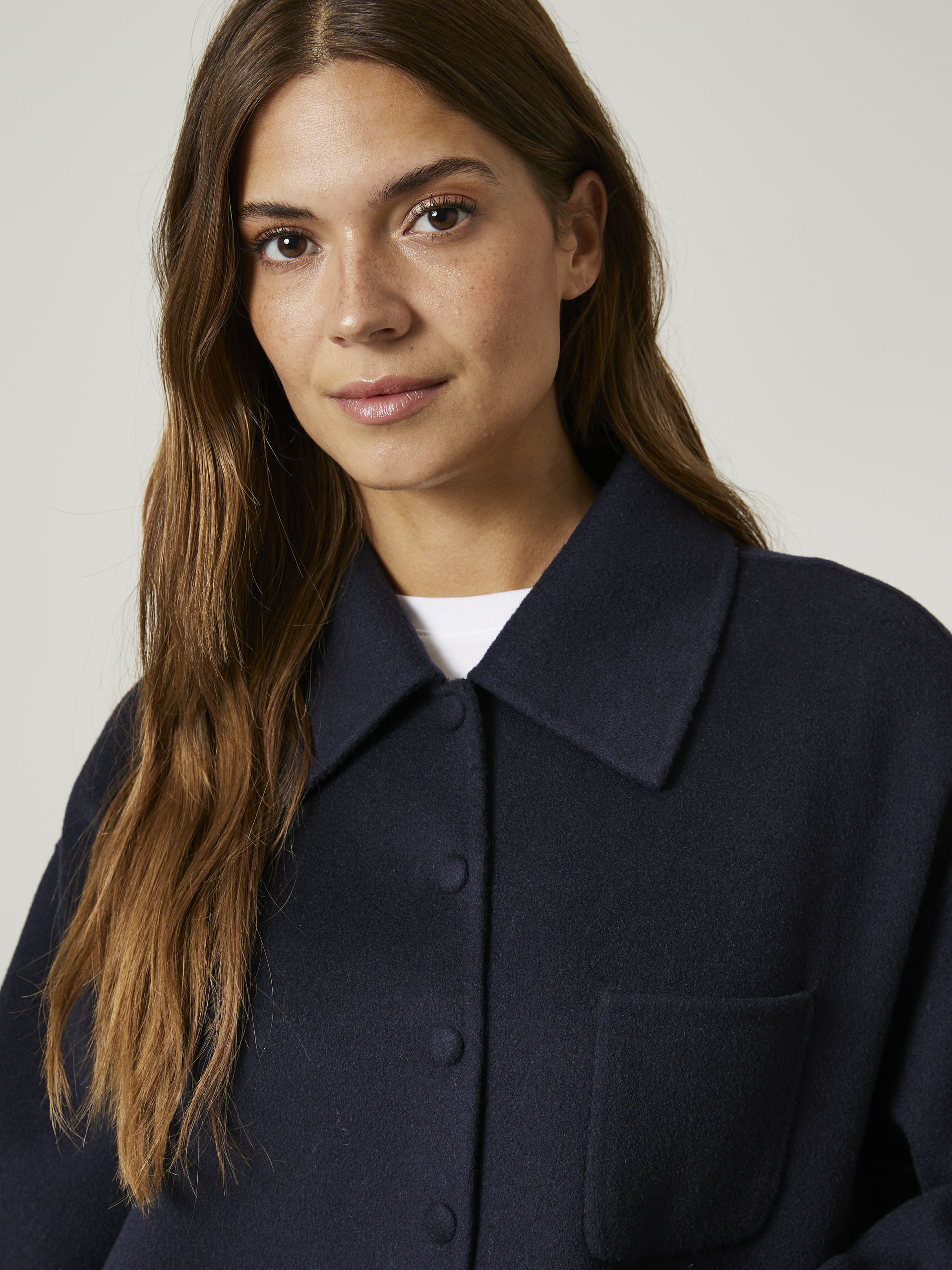 Edna jakke 7506098_EM6-JEANPAUL-S24-Modell-Front_1211_Edna jakke EM6_Edna jakke EM6 7506098.jpg_Front||Front