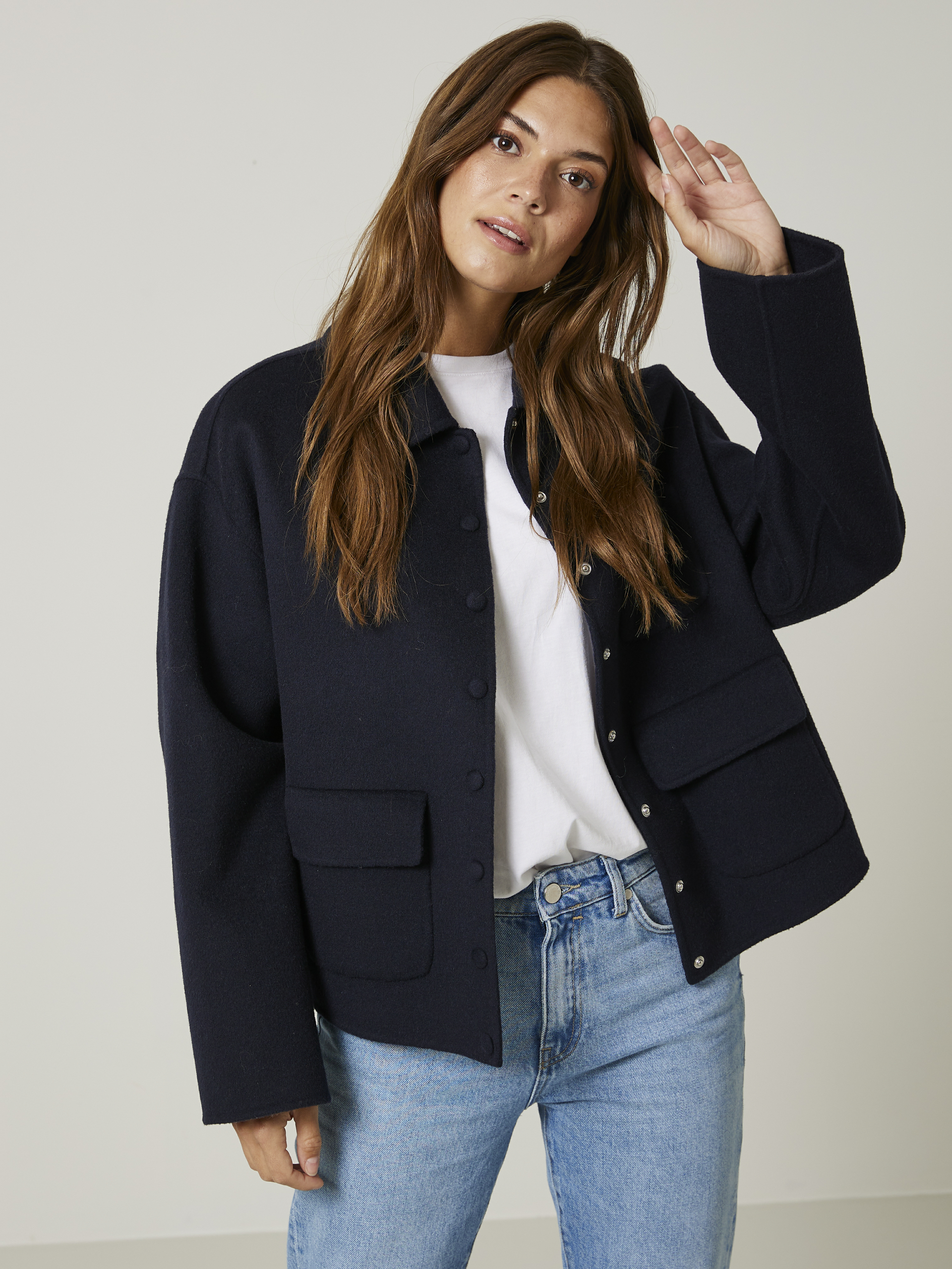 Edna jakke 7506098_EM6-JEANPAUL-S24-Modell-Front_5672_Edna jakke EM6_Edna jakke EM6 7506098.jpg_Front||Front