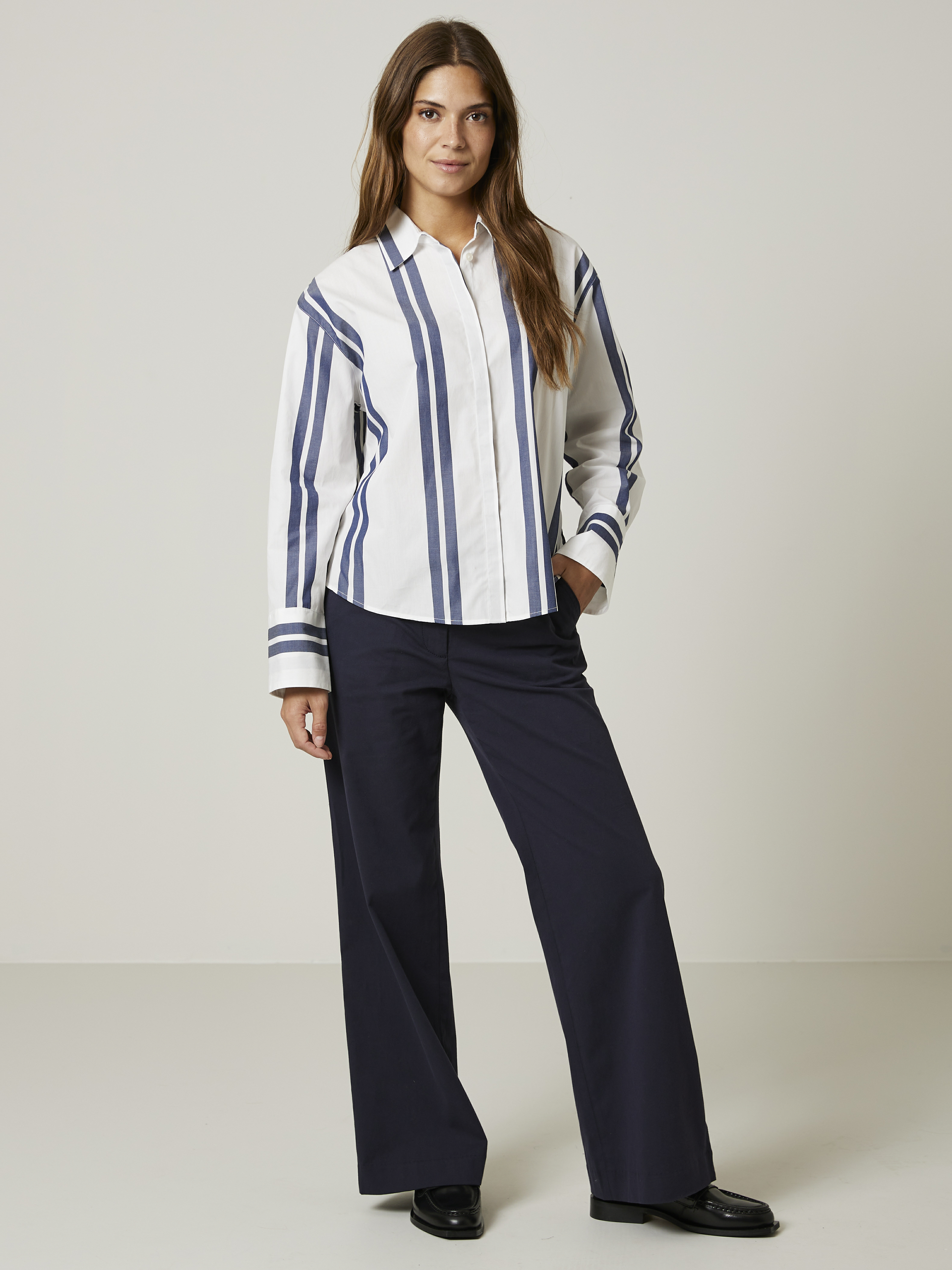 Carolina skjorte 7506208_O68-JEANPAUL-S24-Modell-Front_2168_Carolina skjorte O68_Carolina skjorte O68 7506208.jpg_Front||Front