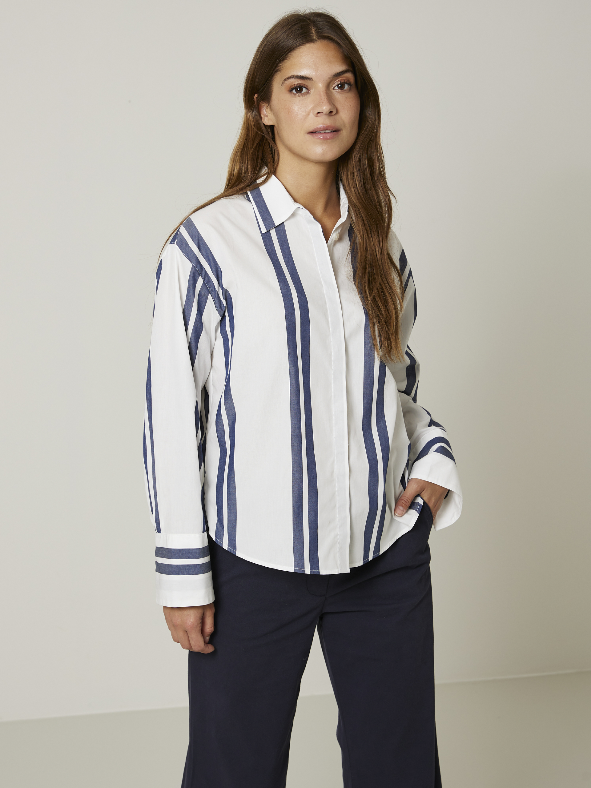 Carolina skjorte 7506208_O68-JEANPAUL-S24-Modell-Front_8888_Carolina skjorte O68_Carolina skjorte O68 7506208.jpg_Front||Front