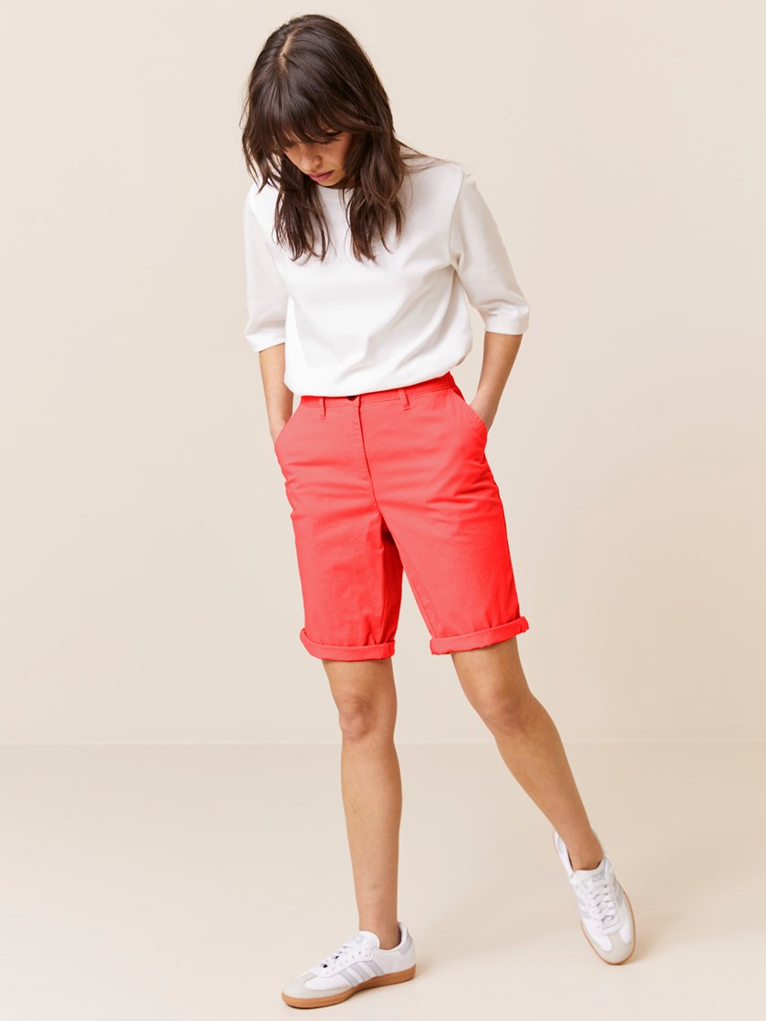 7511161 MTA 7506921_MNK_Jean Paul_Cerise Shorts_H24_rød_Cerise shorts MTA 7511161.jpg_