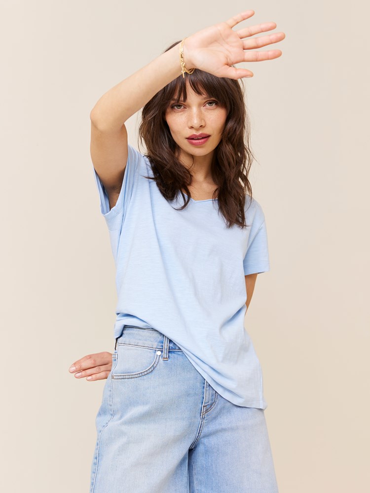 Agnais t-skjorte 7507122-JEANPAUL-Agmais t-shirt-H24-Modell-Front (2)_EN3_Agnais t-skjorte EN3_Agnais t-skjorte EN3 7511209.jpg_