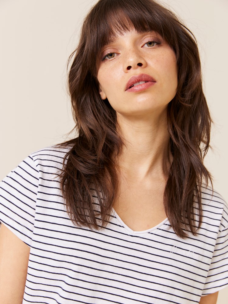 Agnais stripet t-skjorte 7508111_EM6-JEANPAUL-H24-Front_6293_Agnais stripet t-skjorte EM6_Agnais stripet t-skjorte EM6 7512140.jpg_