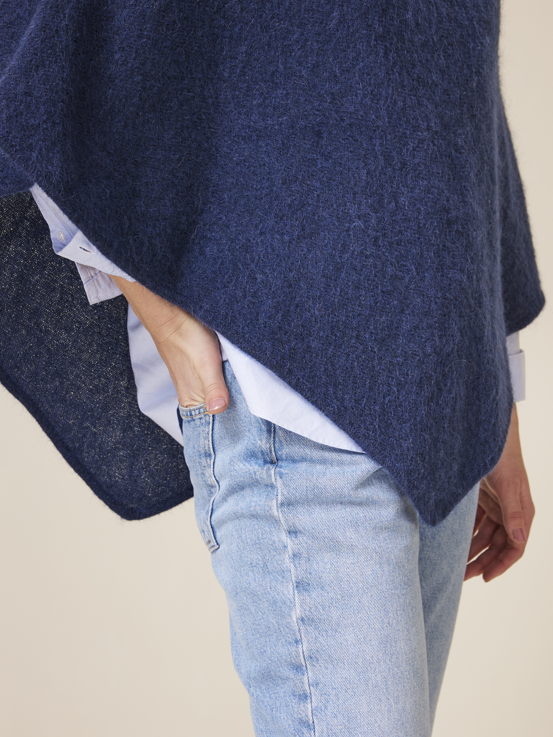 Lone poncho 7508490_EGV-JEANPAUL-A24-Front_2802_Lone poncho_Lone poncho EGV_Lone poncho EGV 7508490.jpg_Front||Front
