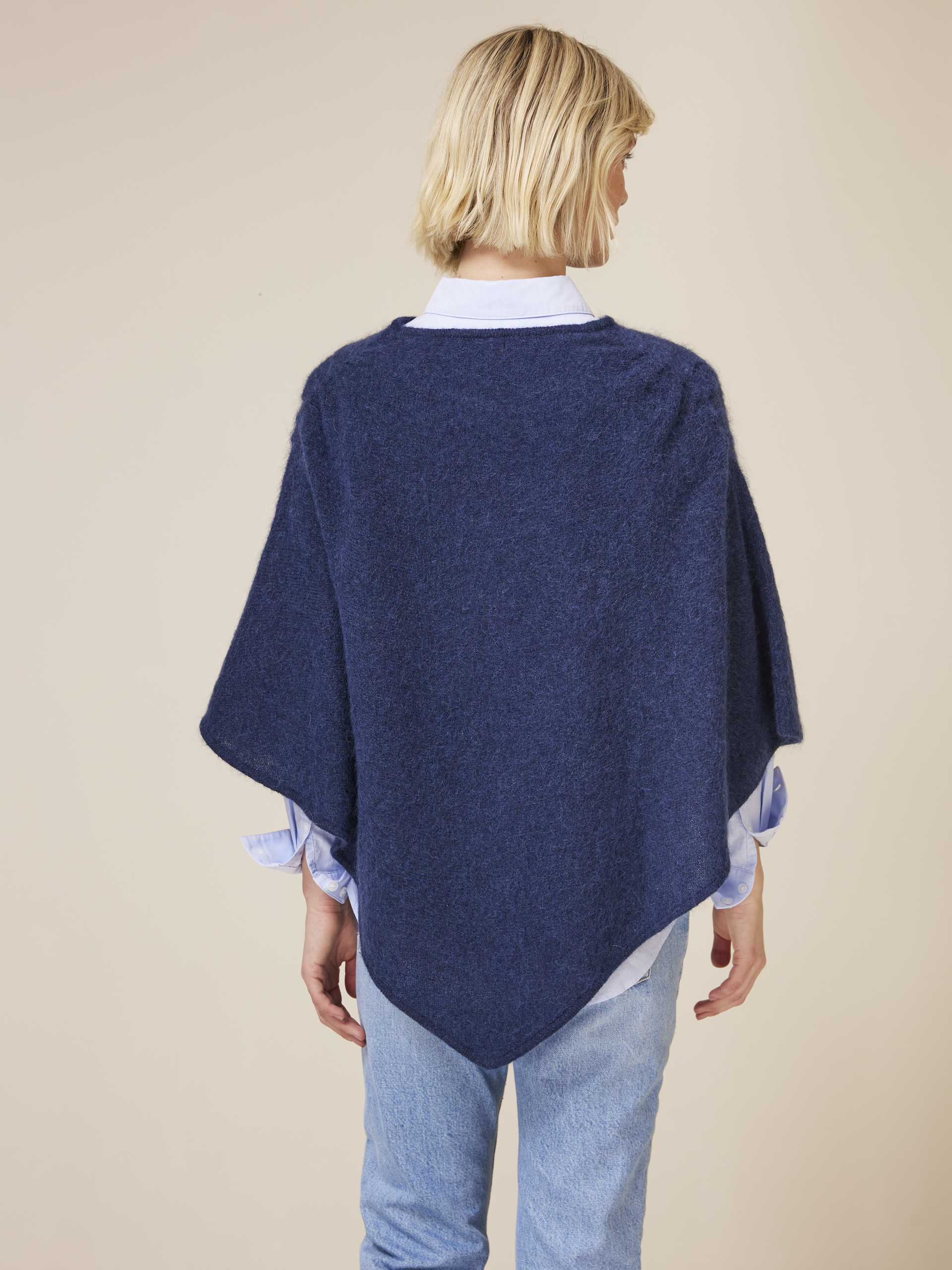 Lone poncho 7508490_EGV-JEANPAUL-A24-Front_5818_Lone poncho_Lone poncho EGV_Lone poncho EGV 7508490.jpg_Front||Front