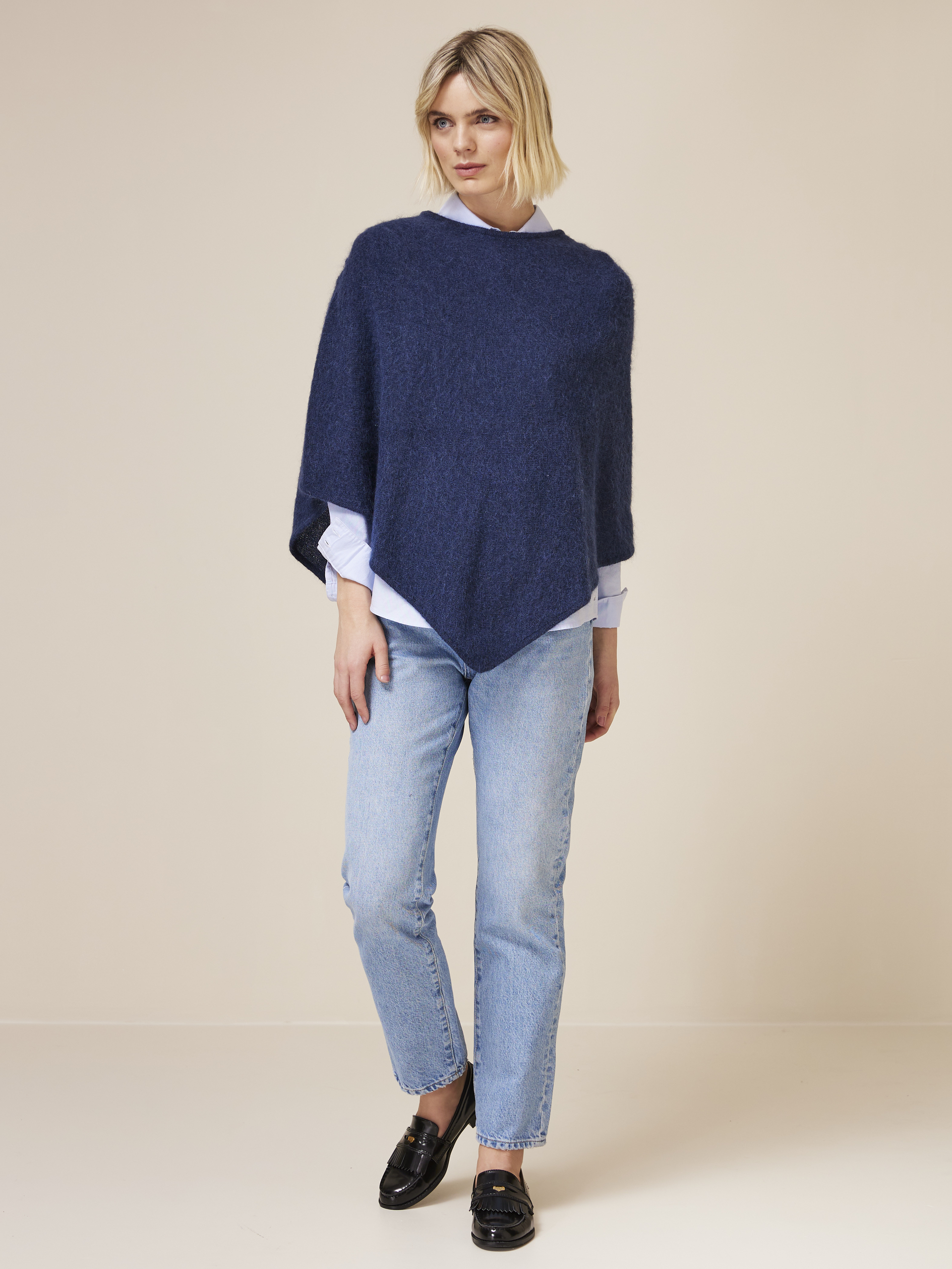 Lone poncho 7508490_EGV-JEANPAUL-A24-Front_6961_Lone poncho_Lone poncho EGV_Lone poncho EGV 7508490.jpg_Front||Front