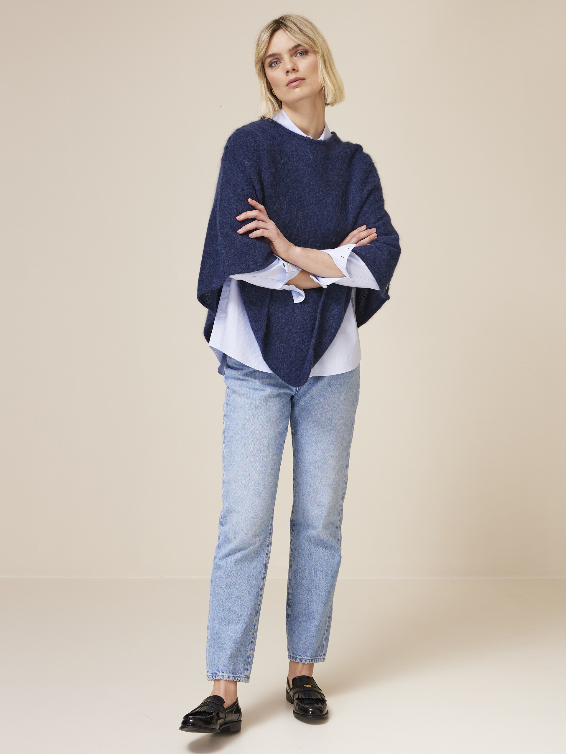 Lone poncho 7508490_EGV-JEANPAUL-A24-Front_7476_Lone poncho_Lone poncho EGV_Lone poncho EGV 7508490.jpg_Front||Front