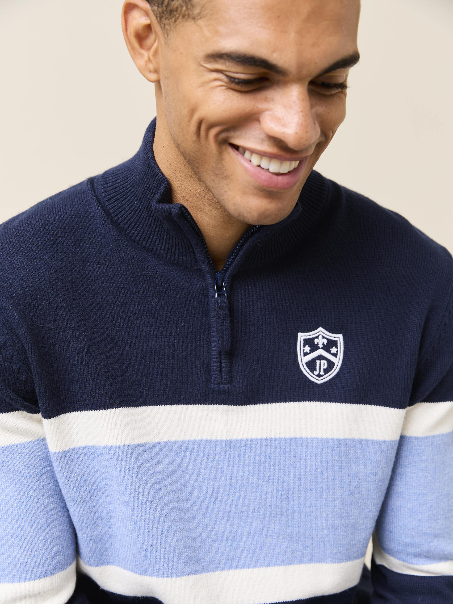 Lucien stripet zipneck 7508802_EM6_Jean Paul_Lucien Stripet Zipneck_W24 (1)_Lucien stripet zipneck EM6_Lucien stripet zipneck EM6 7508802.jpg_