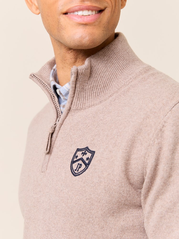 Lucien zipneck 7508809_AMY-JEANPAUL-W24-Modell-Front_1180_Lucien zipneck AMY_Lucien zipneck AMY 7508809.jpg_Front||Front