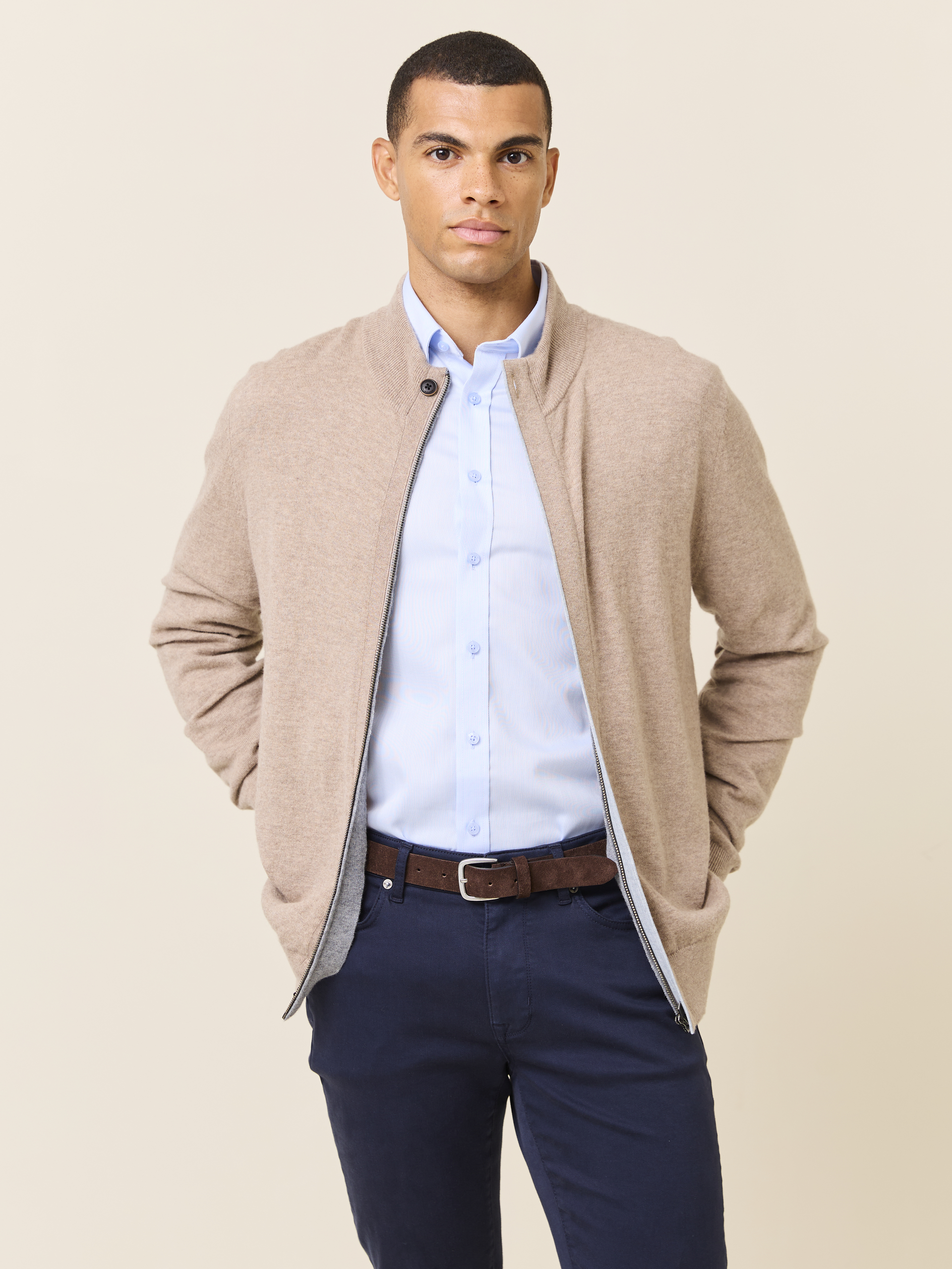 Ethan merino cardigan 7509169_AEI-JEANPAUL-W24-Modell-Front_3039_Ethan merino cardigan AEI 7509169.jpg_Front||Front