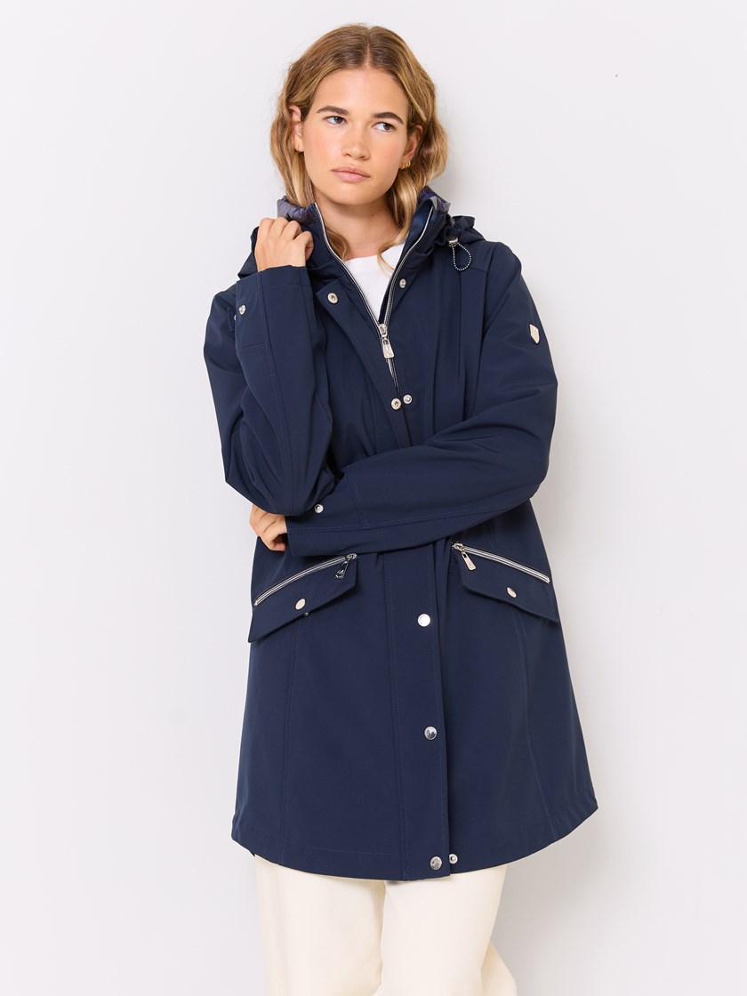 7513857 EM6 7510044_EM6-JEANPAUL-S25-Modell-Front_7614_Pleasure jakke EM6.jpg_