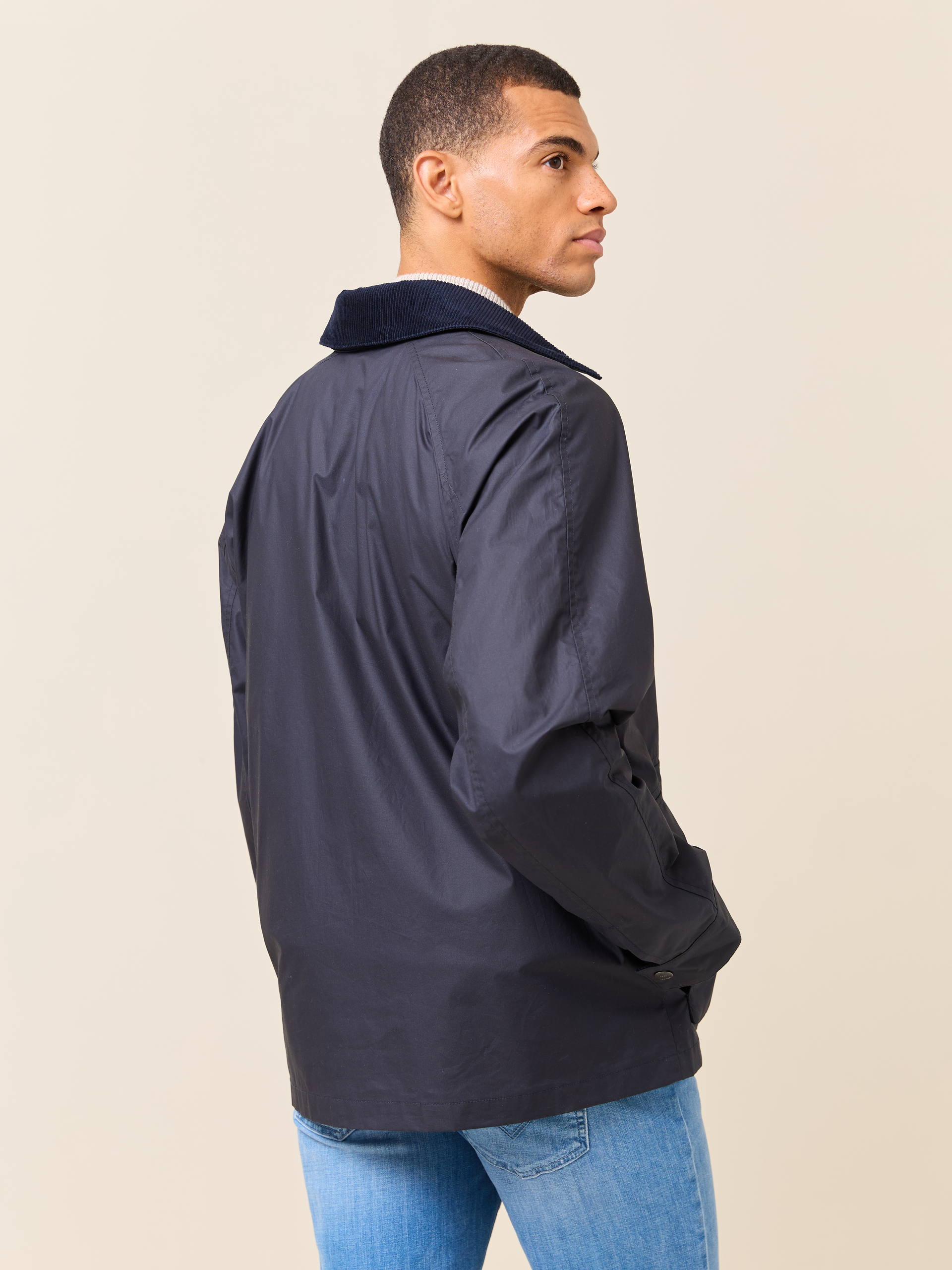 Robert jakke 7510243_EM6_Jean Paul_Robert Jakke_S25 (9)_Robert jakke EM6 7510243.jpg_