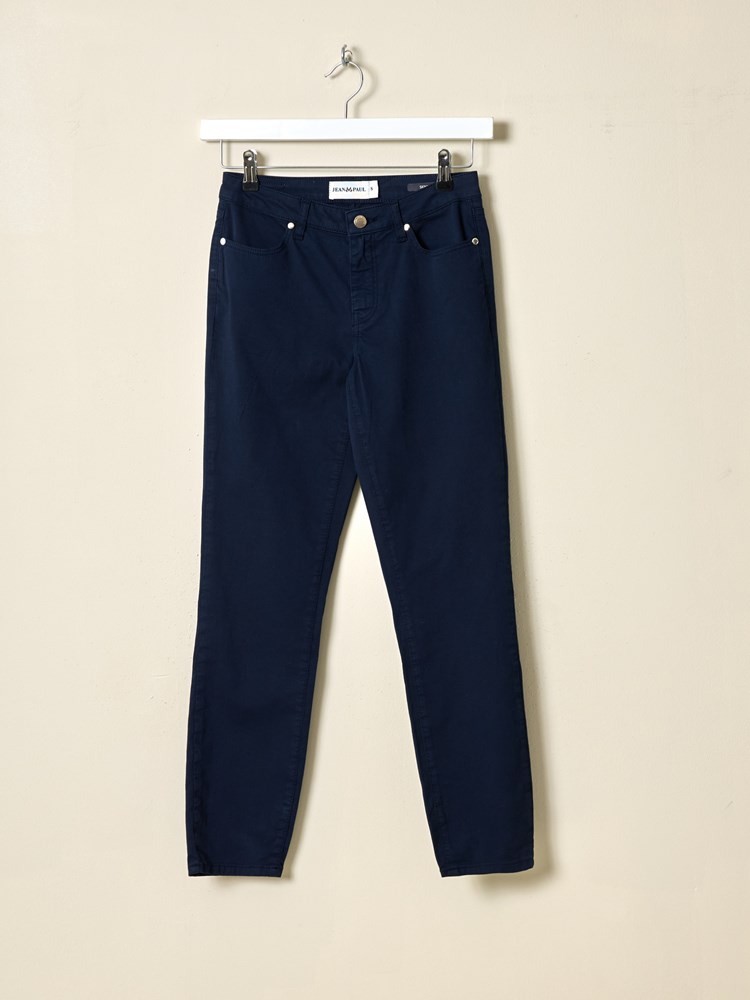 Sabine cropped color 7510416_EM6-JEANPAUL-S25-Front_86_Sabine cropped color EM6 7510416.jpg_